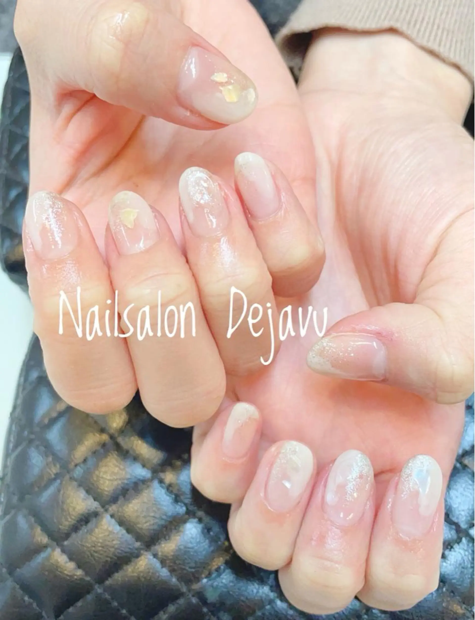 ネイル シルバー ホワイト ハンドネイル Nailsalon Dejavuのネイルデザイン