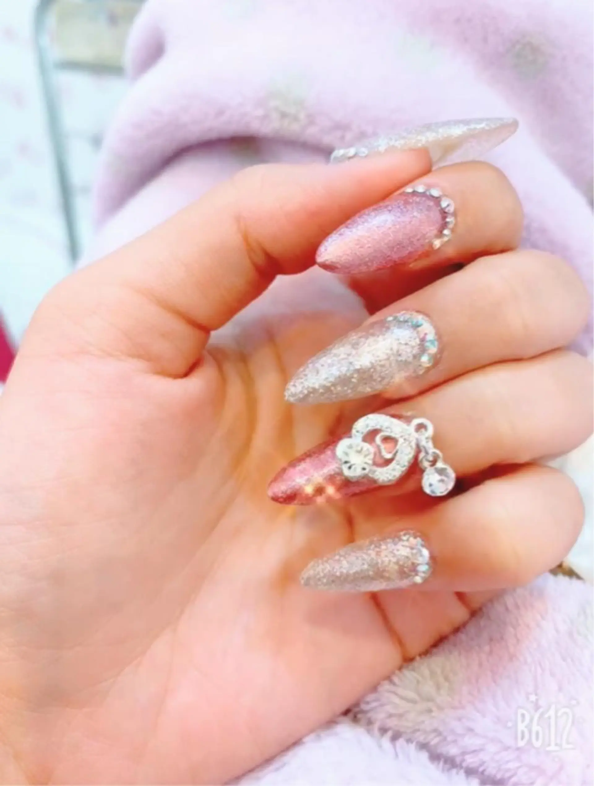 ロング ネイル キラキラネイル ワンカラーネイル ピンク スカルプネイル T. kayoのネイルデザイン