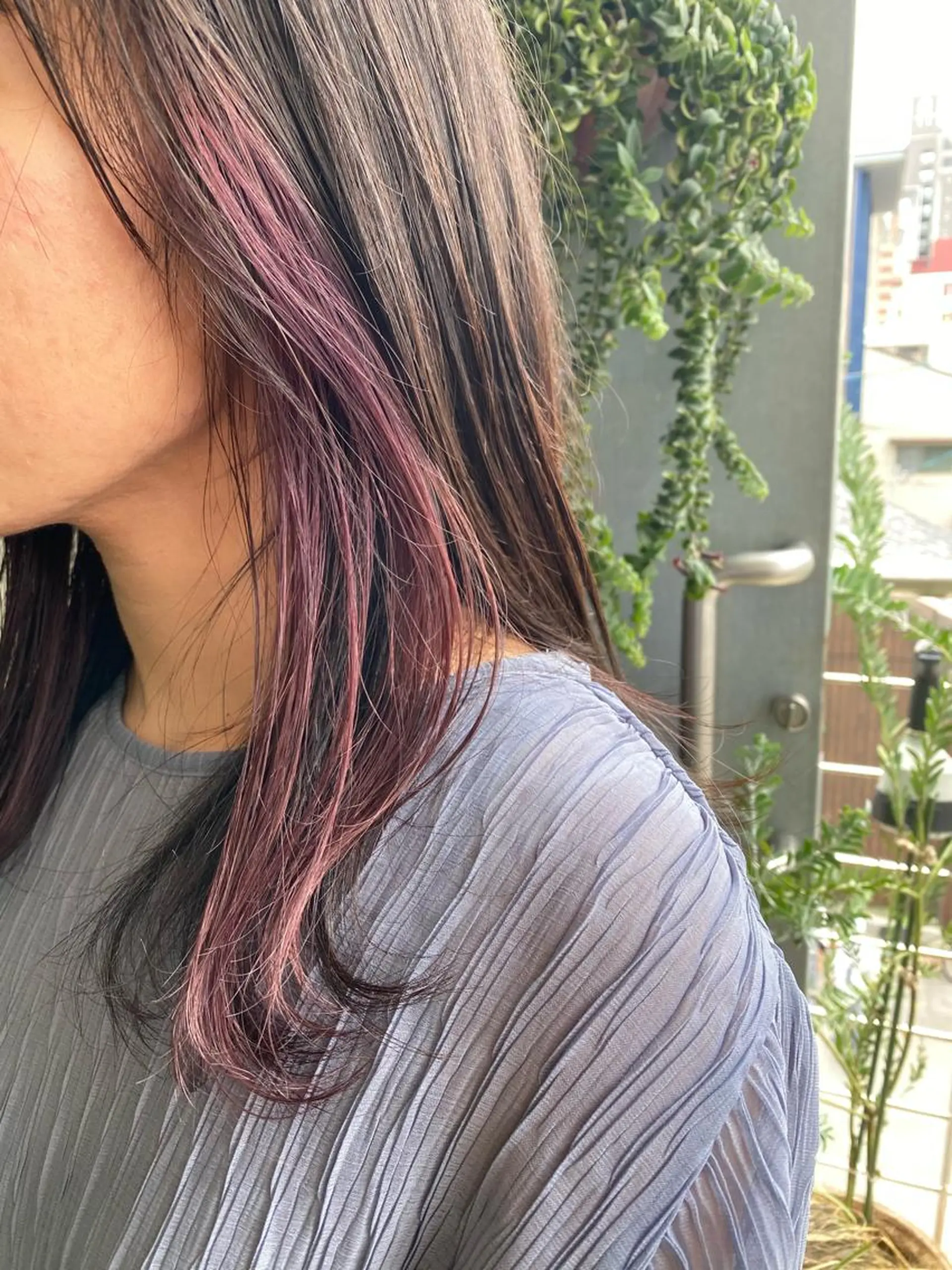 ロング カラー qiie/ワンカラー インナーカラーのヘアスタイル