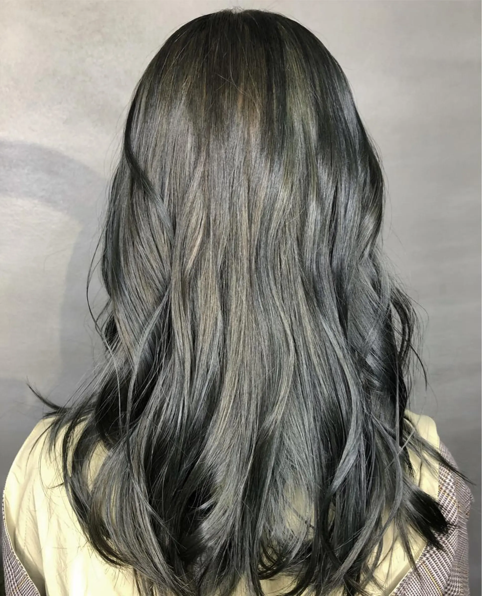ロング カラー ベージュカラー オリーブベージュ カット ヘアカラー トリートメント くまがい みゆ【edge.】のヘアスタイル