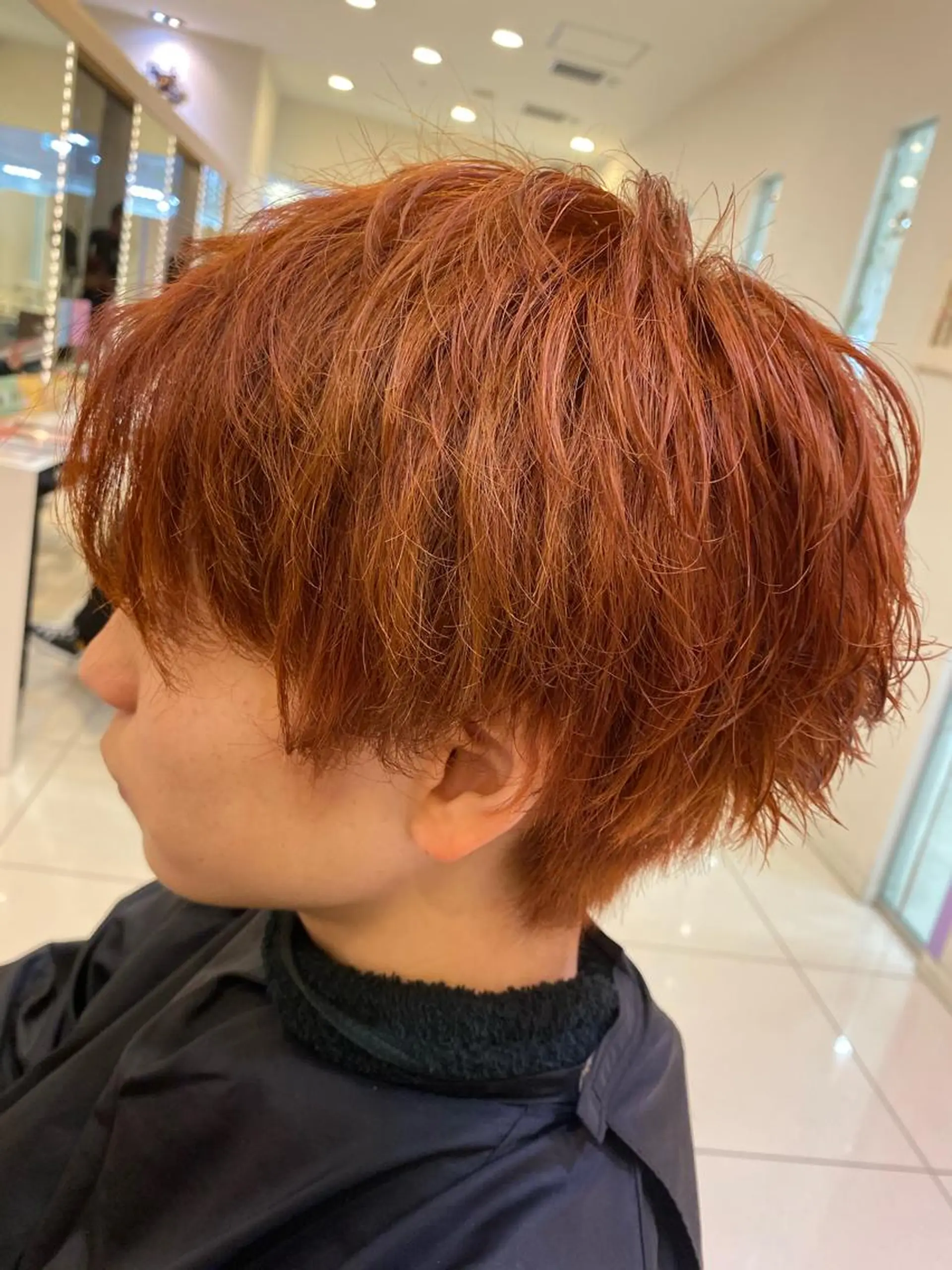 ショート カラー ブラウンカラー ダブルカラー オレンジ オレンジブラウン メンズ縮毛矯正 ニュアンスパーマのヘアスタイル