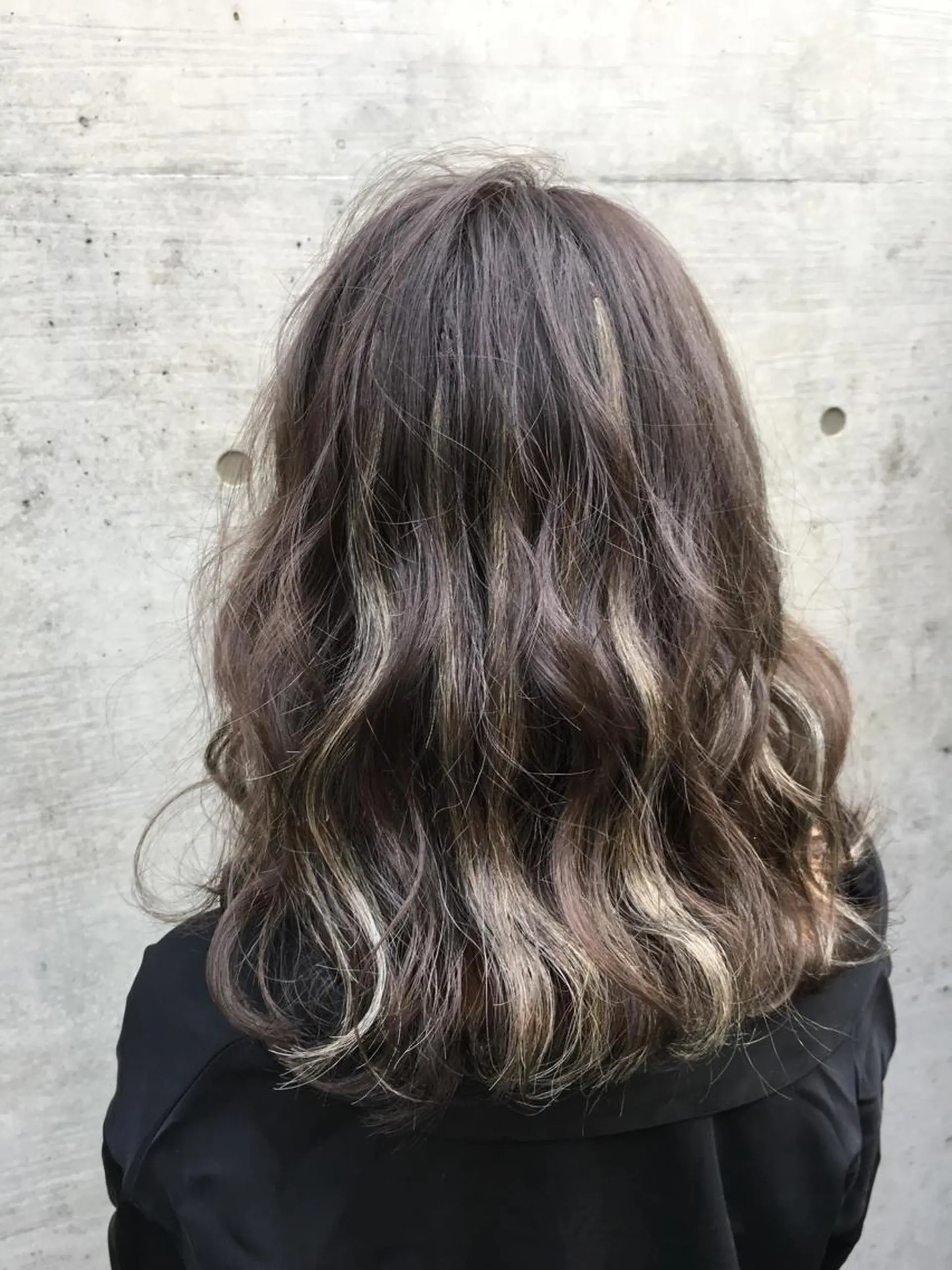 ミディアム エクステ カット ヘアカラー エクステ 韓国ヘア🤍髪質改善 🇰🇷AKANEのヘアスタイル