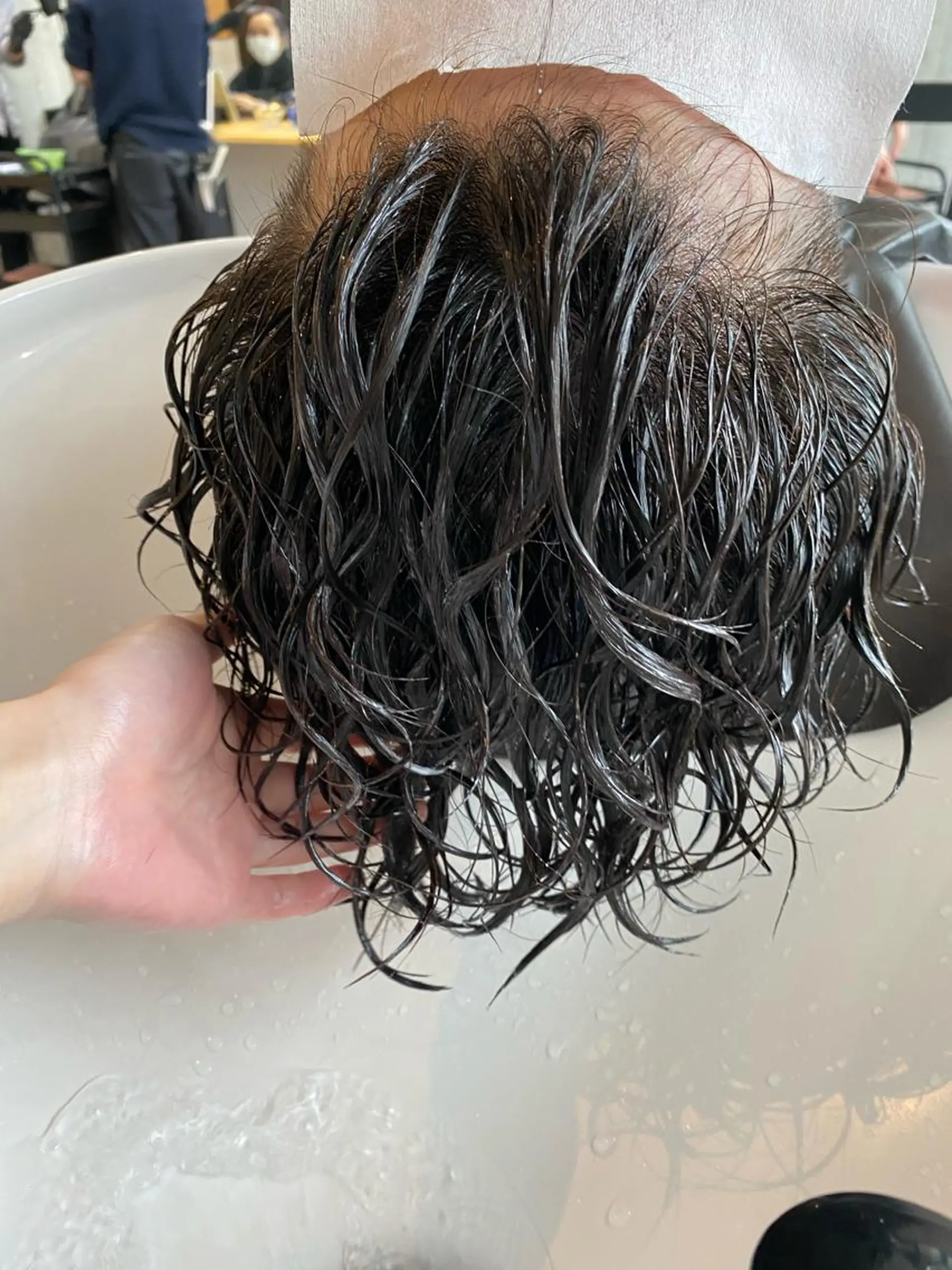 ミディアム パーマ メンズ カット パーマ トリートメント 似合う髪型が 分からない方へのヘアスタイル