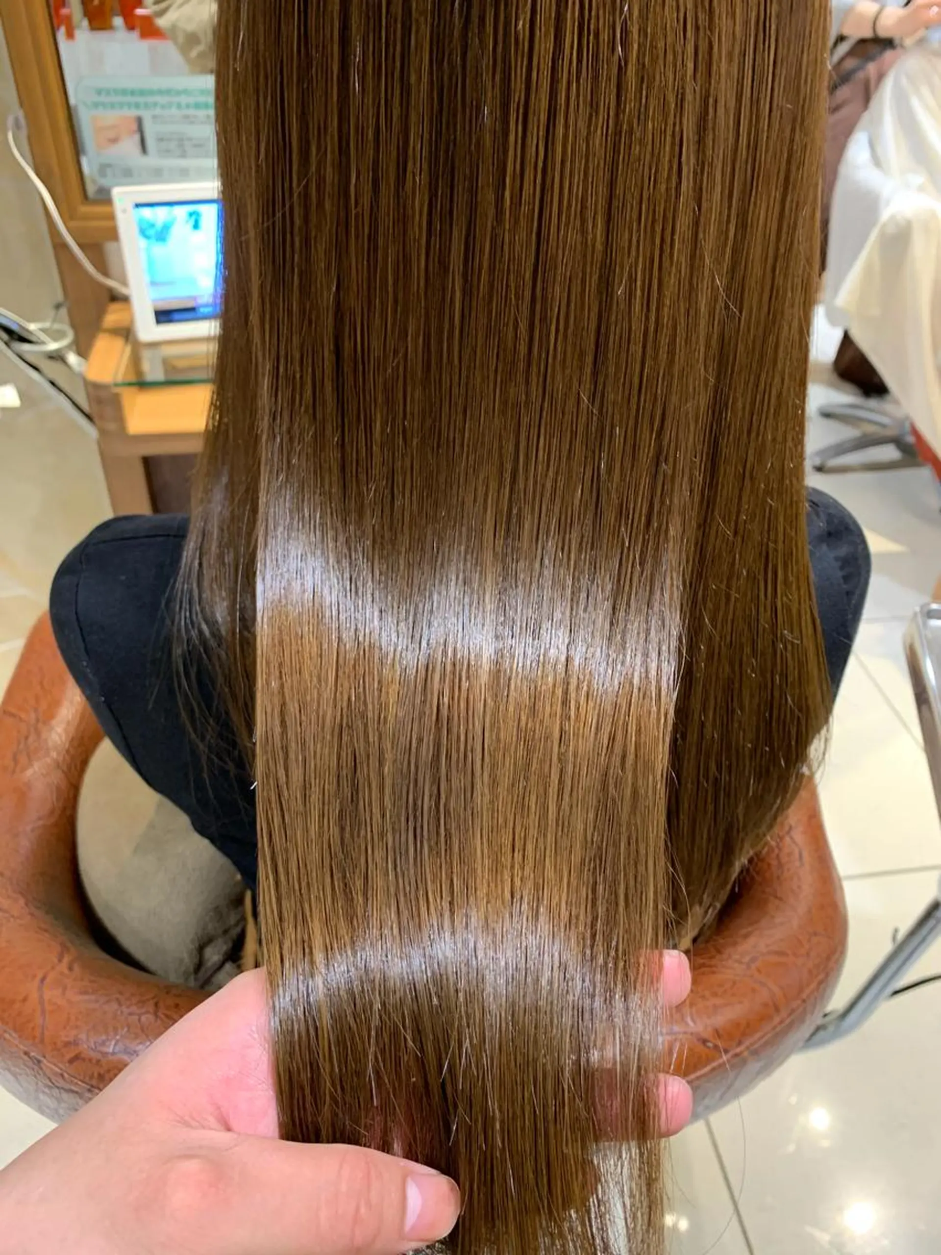 セミロング 新宿メンズパーマ特化 メンズバレイヤージュのヘアスタイル