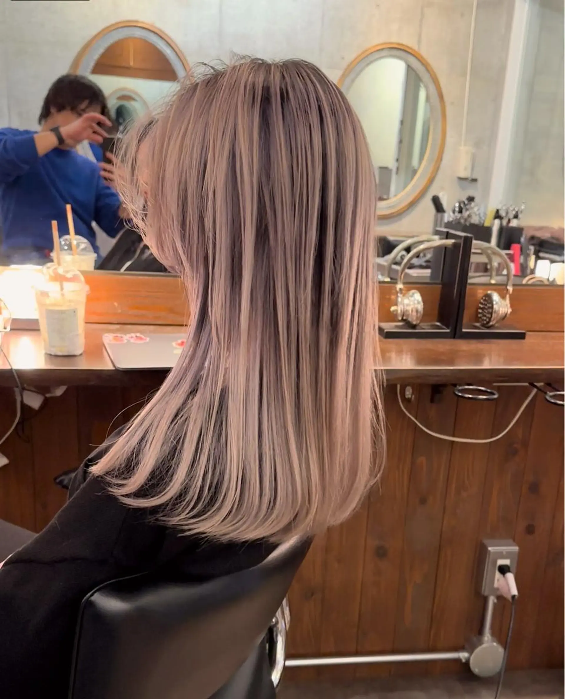 セミロング レイヤーカット ヘアカラー 斉藤 潤一のヘアスタイル