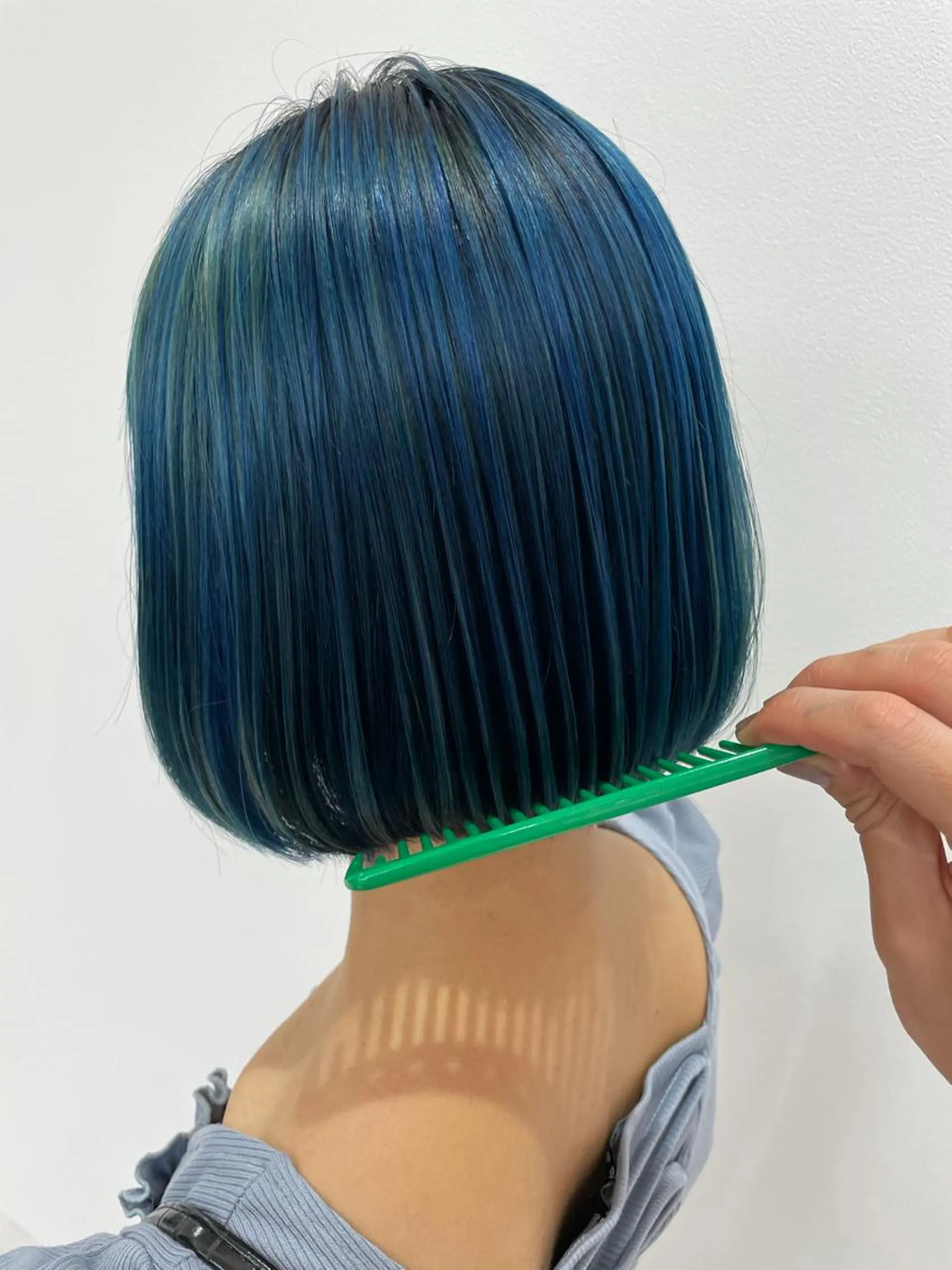 ミディアム カラー ブリーチ ブルーカラー ブルージュ ヘアカラー トリートメント 難しい髪質の縮毛矯正 高岡/射水/髪質改善のヘアスタイル