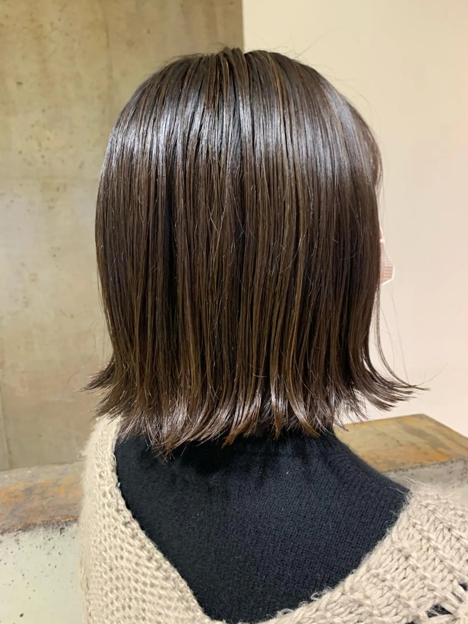 ミディアム カラー グレージュ ハイライトカラー ハイライト 顔周り/暗髪カラー 艶カラー/アベマホのヘアスタイル