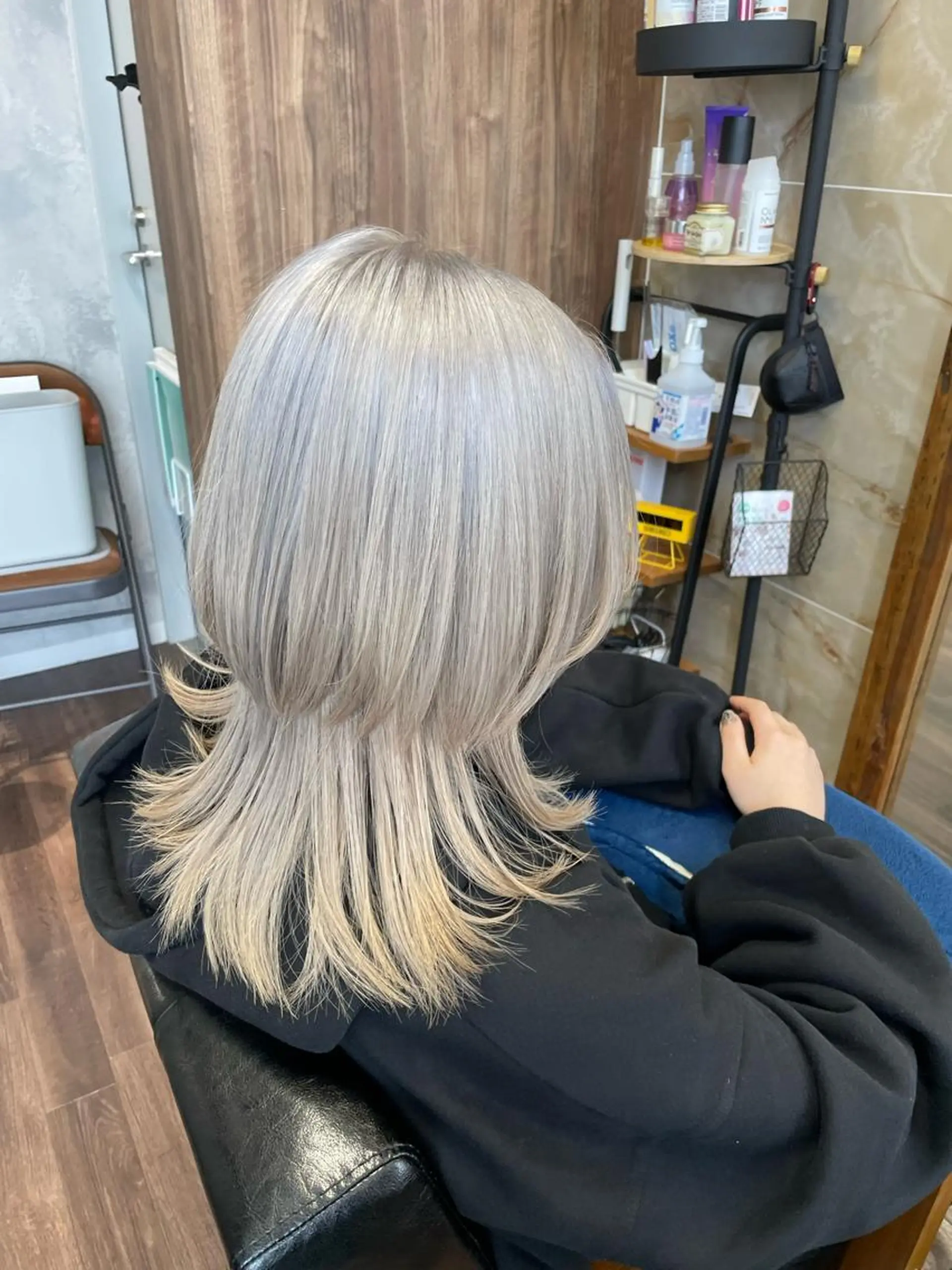 ミディアム カラー ヘアカラー トリートメント Lull1人美容室 バレイヤージュのヘアスタイル