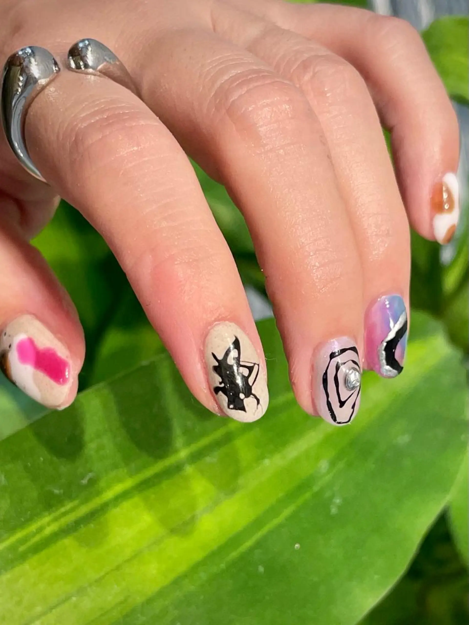 ショート m kaori𓃟のネイルデザイン