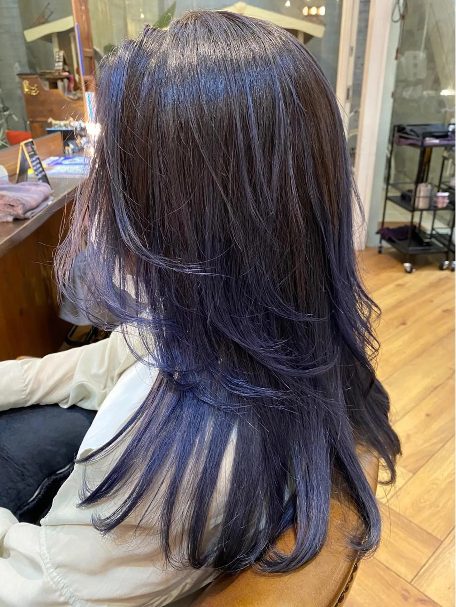 ロング 白髪ぼかし×デザイン 🕊️🫧ホウジョウのヘアスタイル
