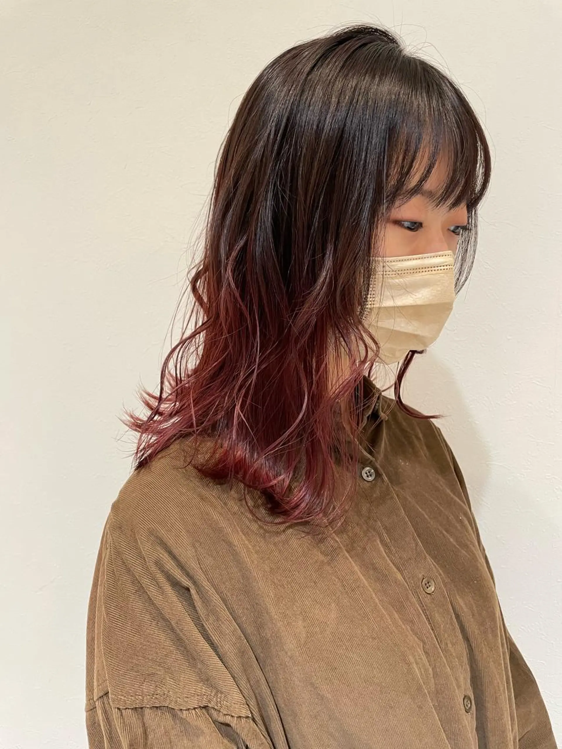 カラー グラデーションカラー 新谷 玲日のヘアスタイル