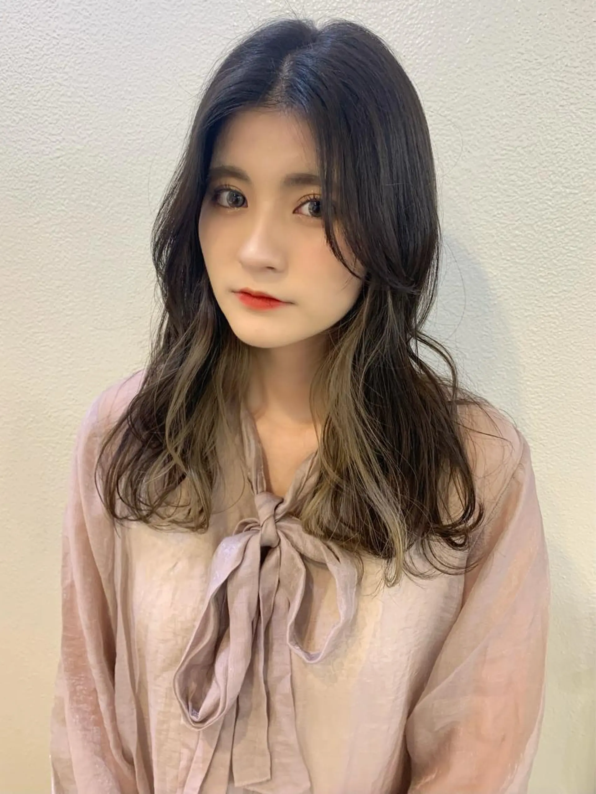 ロング カラー グレージュ インナーカラー ヨシンモリ 韓国風ヘア カット ヘアカラー 藤間 帆乃夏（とうまほのかのヘアスタイル