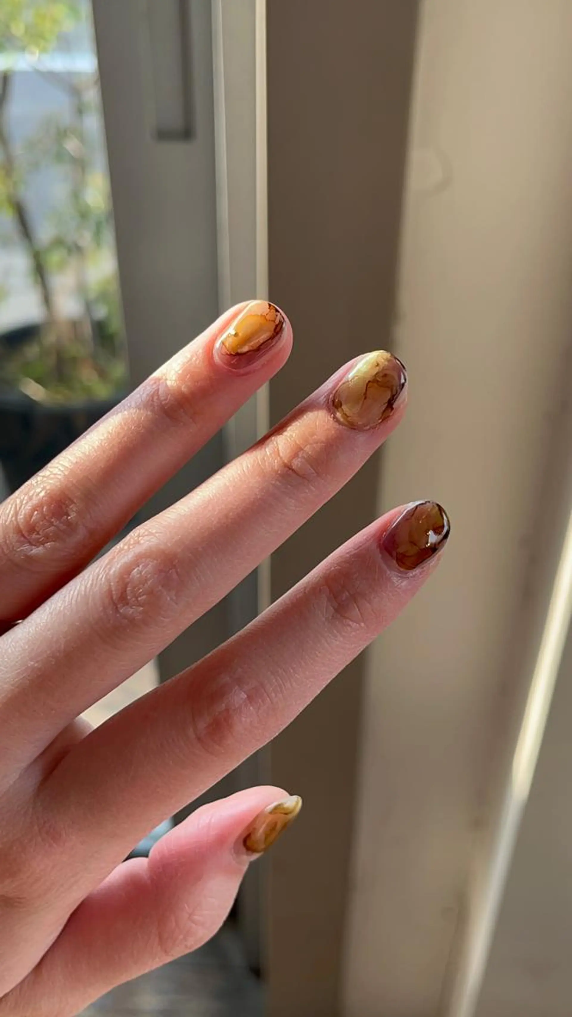 ネイル ハンドネイル une／YUKINA 🫧大人nuanceのネイルデザイン