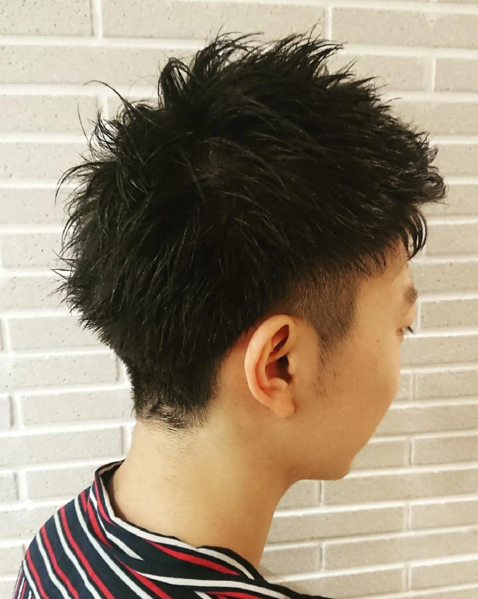 メンズ カラー ブリーチ/ヘアケア/ 艶髪/イギチハルのヘアスタイル