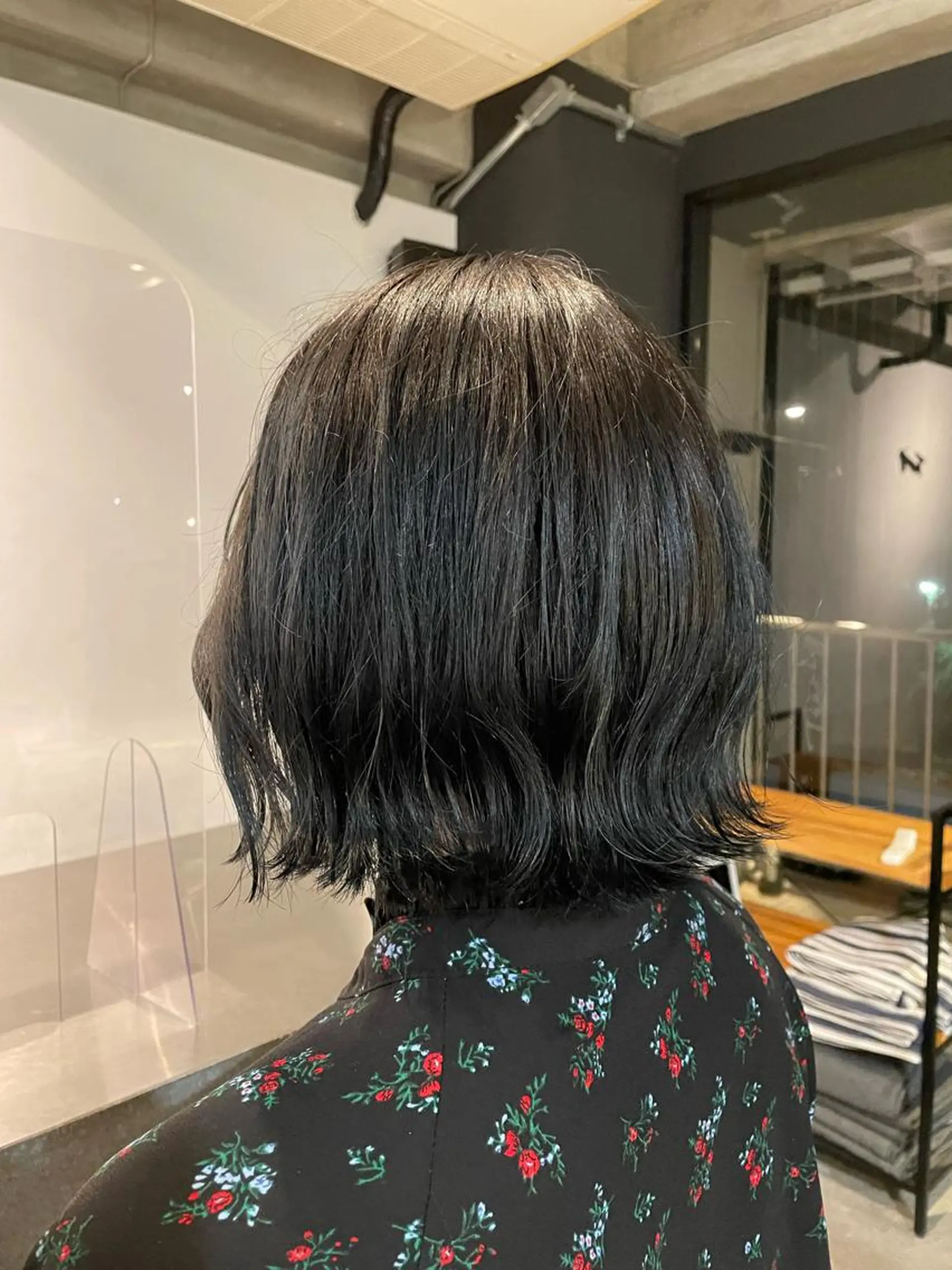 ミディアム 外ハネヘア 佐藤 世怜奈のヘアスタイル