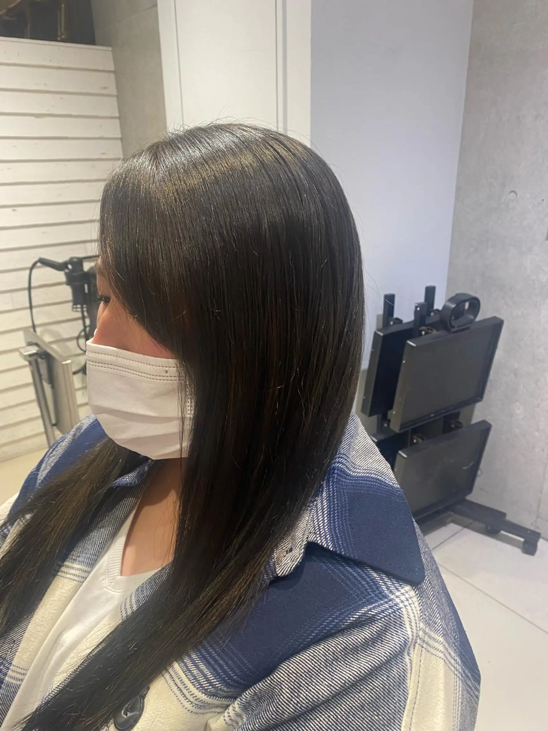 ロング カラー テシロギ セイナのヘアスタイル