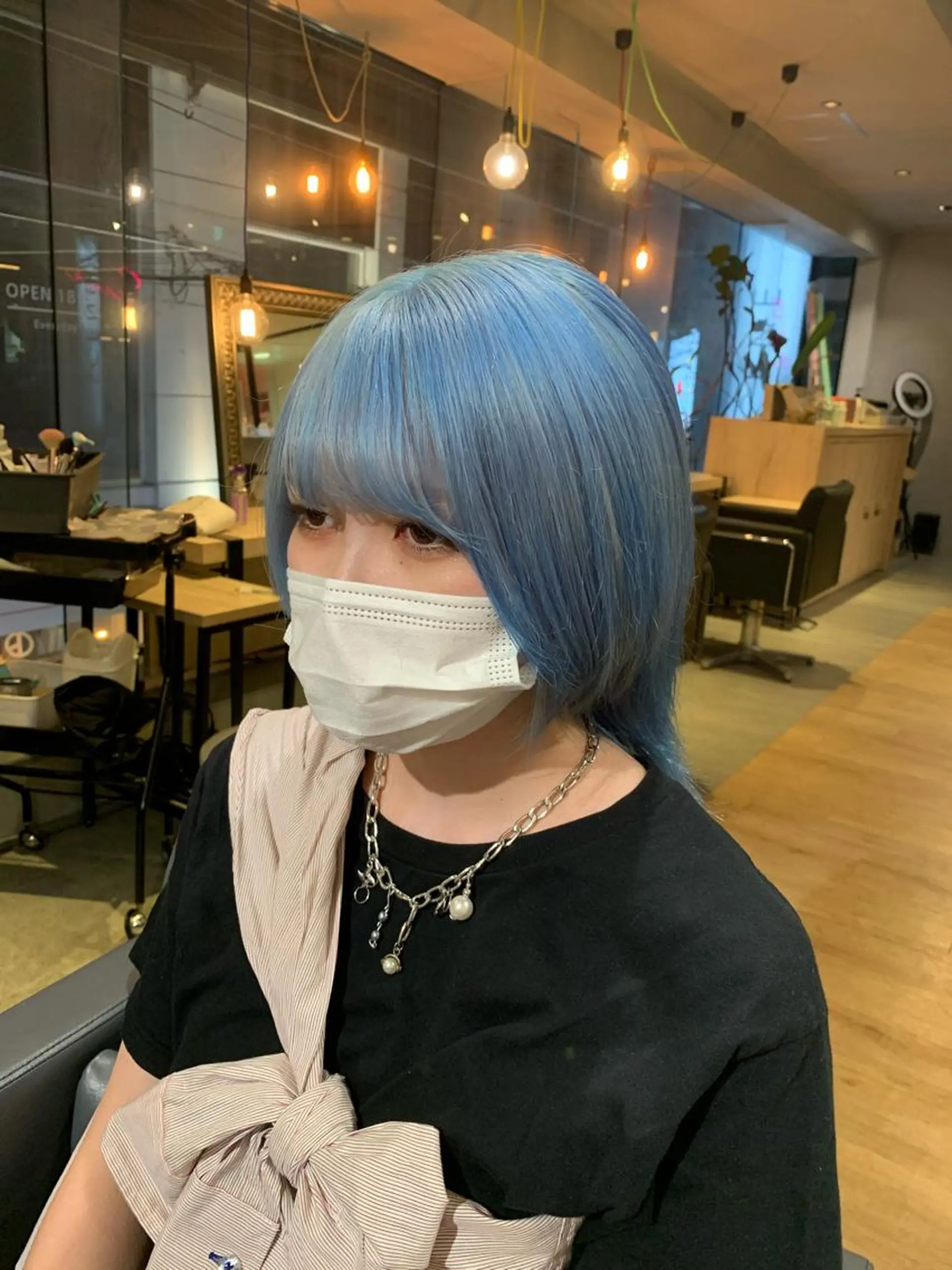 ミディアム カラー ブルーカラー ヘアカラー 美髪・シールエクステ ホソタニリョウコのヘアスタイル