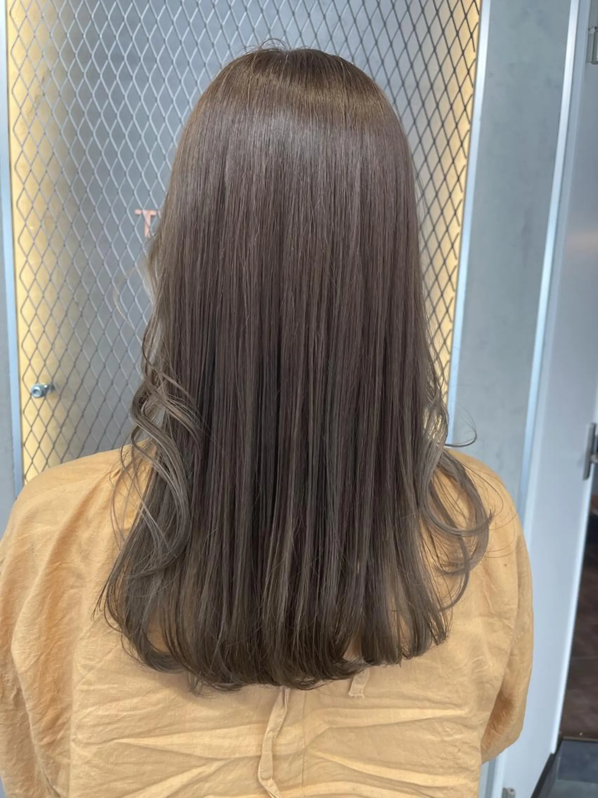 セミロング カラー ベージュカラー イヤリングカラー グレージュ ダブルカラー /まつ毛パーマ🎀のヘアスタイル