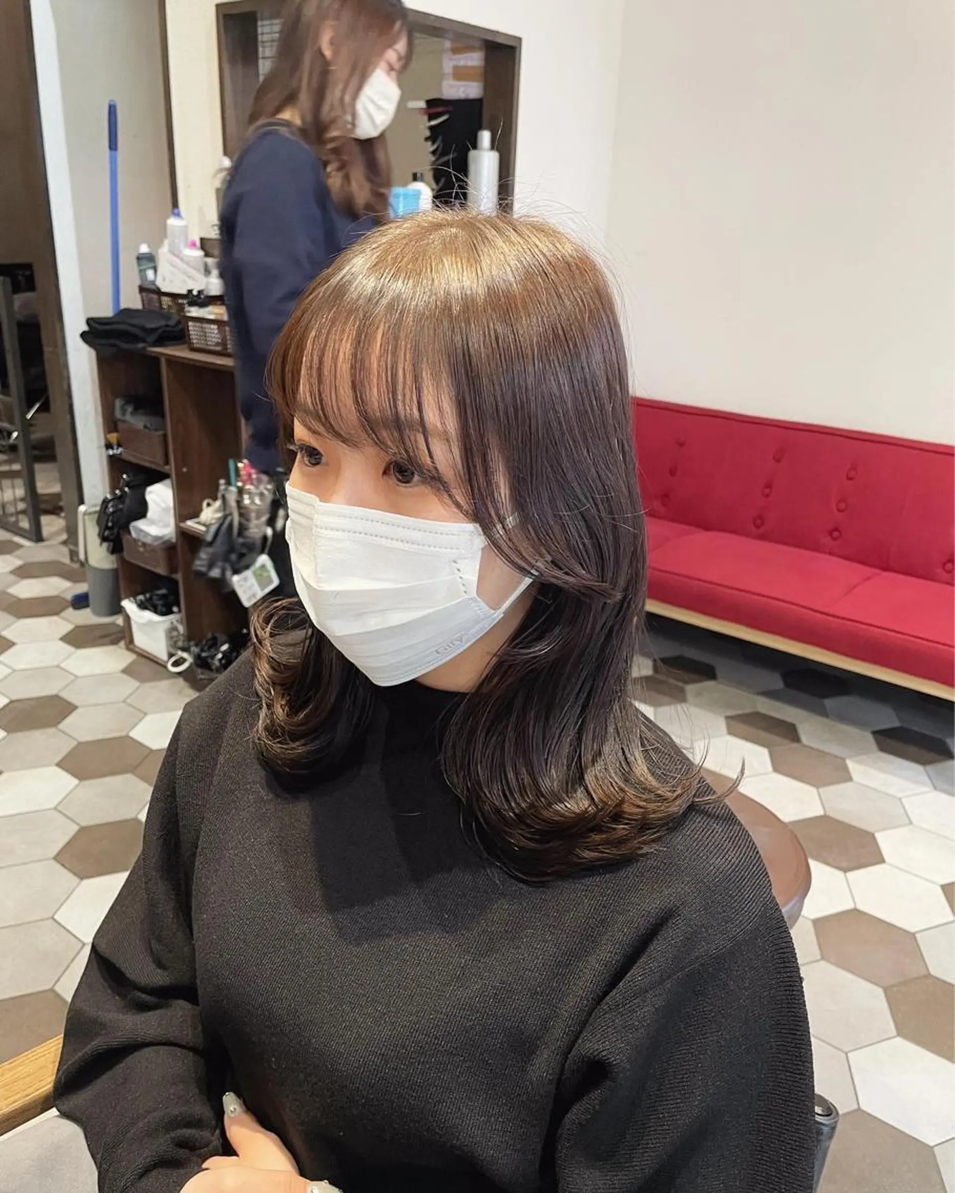 ミディアム カラー ヘアアレンジ ベージュカラー くびれヘア 韓国風ヘア 小顔カット ヘアカラー トリートメント 酸性縮毛矯正🧴韓国 レイヤー/髪質改善のヘアスタイル