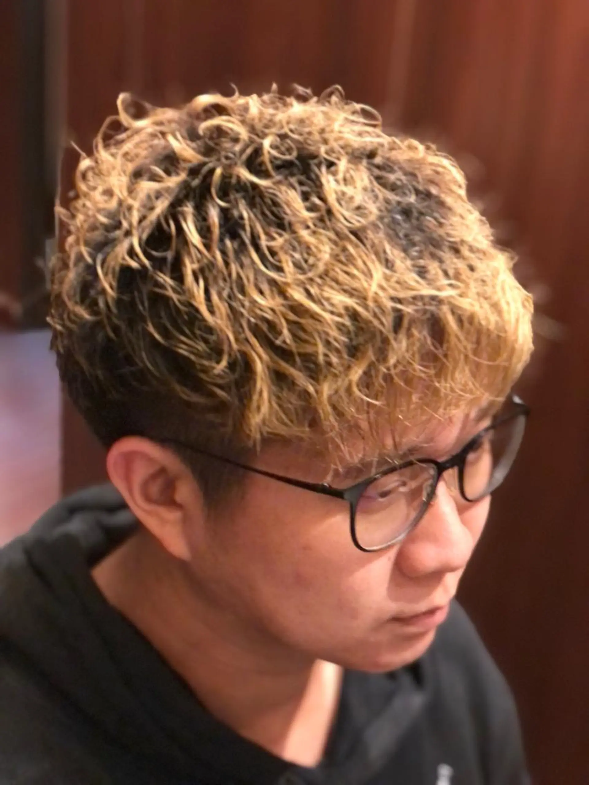 ミディアム カラー パーマ ヒロ銀座 上口雄大のヘアスタイル