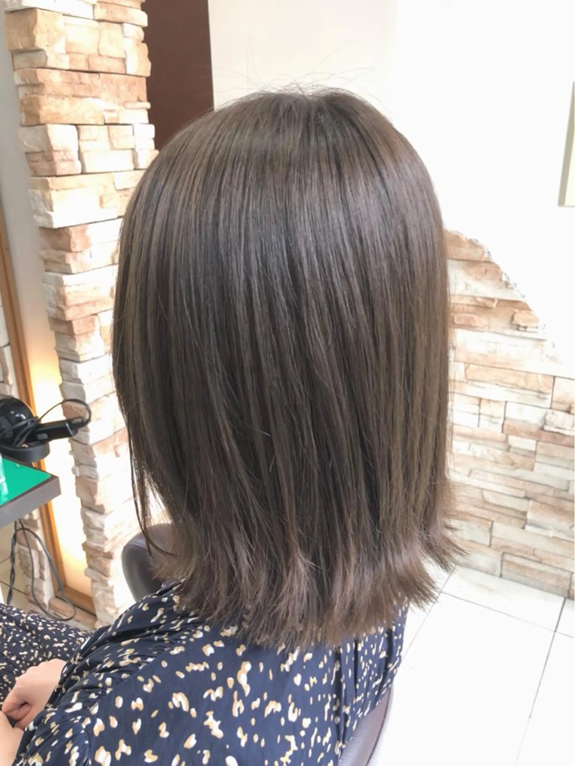 ミディアム カラー アッシュ 縮毛矯正 トリートメント 野々山 直貴のヘアスタイル