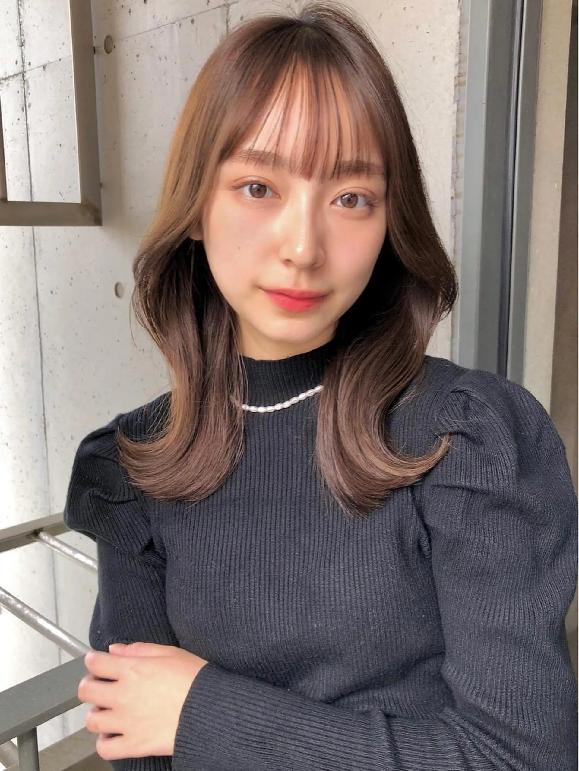 ミディアム カラー くびれヘア 顔まわりレイヤー レイヤーカット 小顔カット ヘアセット トレンドヘア🌿 chinariのヘアスタイル