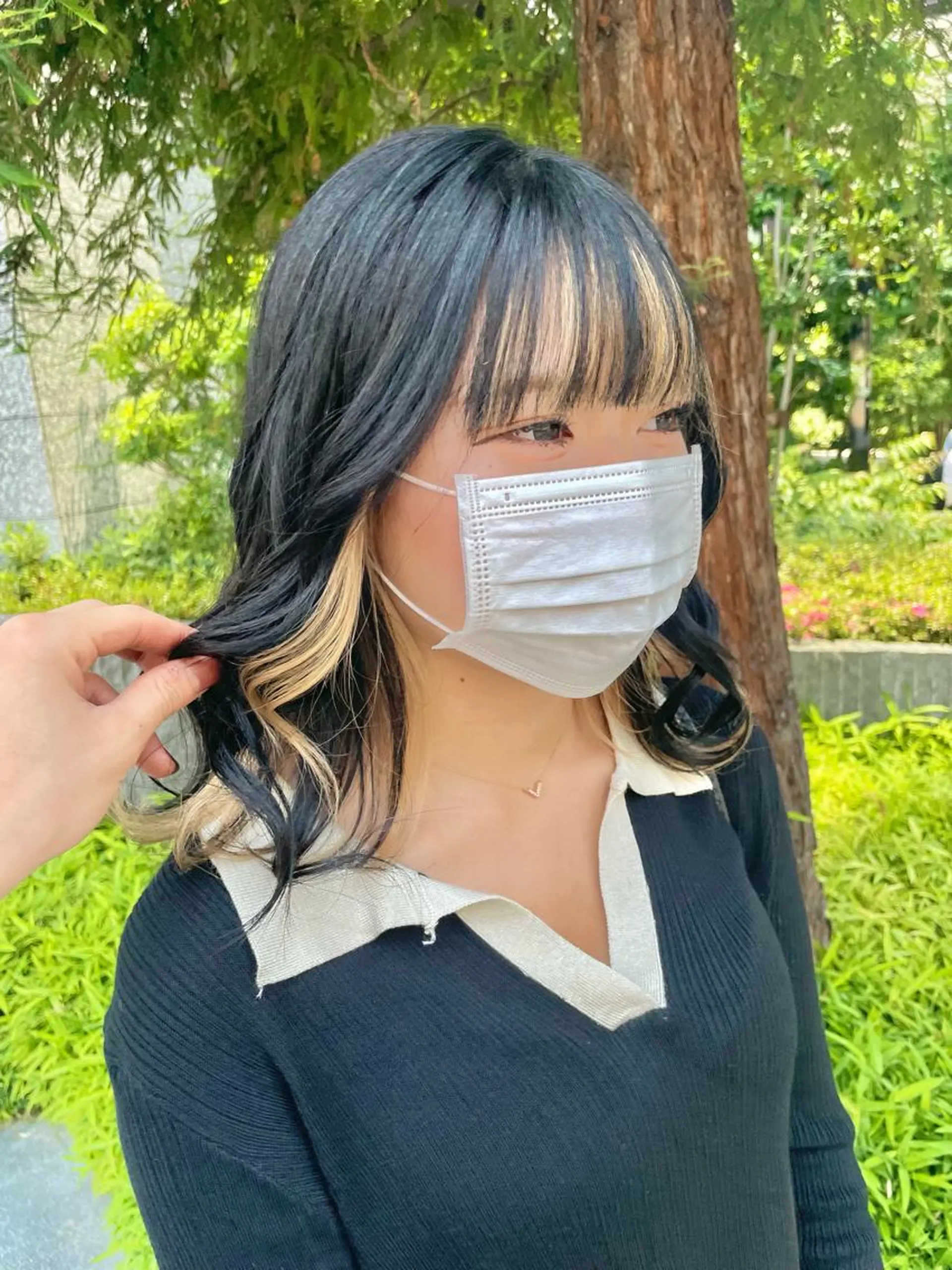 ミディアム カラー アッシュ バレイヤージュ ベージュカラー 黒髪 ブリーチ ヘアカラー 安田和洋 ブリーチカラー特化のヘアスタイル