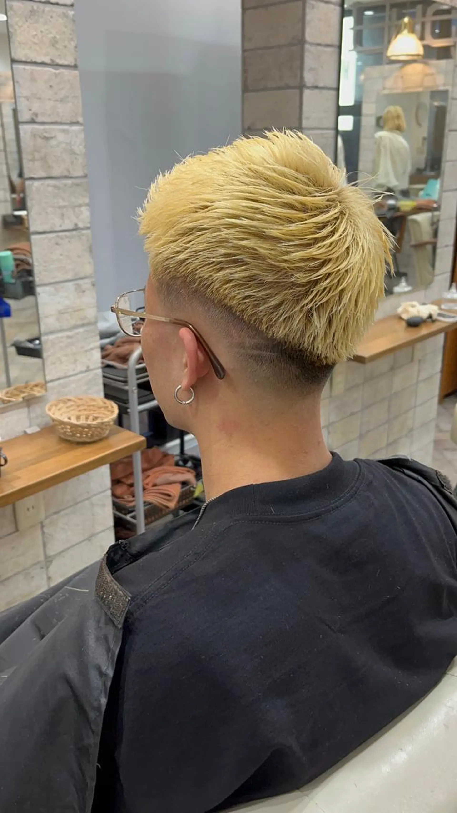 ショート カラー ハイトーンカラー ショートヘア カット ヘアカラー トリートメント ヘアセット メンズサロン ANSWERのヘアスタイル