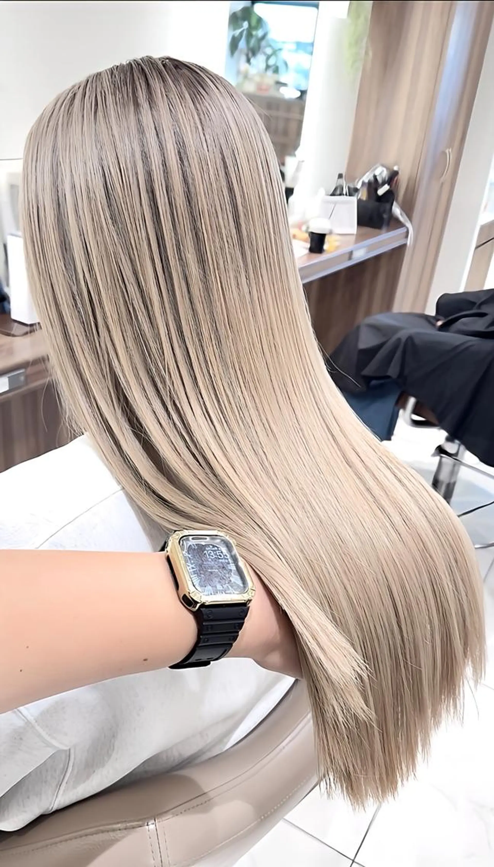 セミロング カラー ブリーチ 髪質改善 ヘアカラー 渡邊楓果／髪質改善 ブリーチ/カラーのヘアスタイル