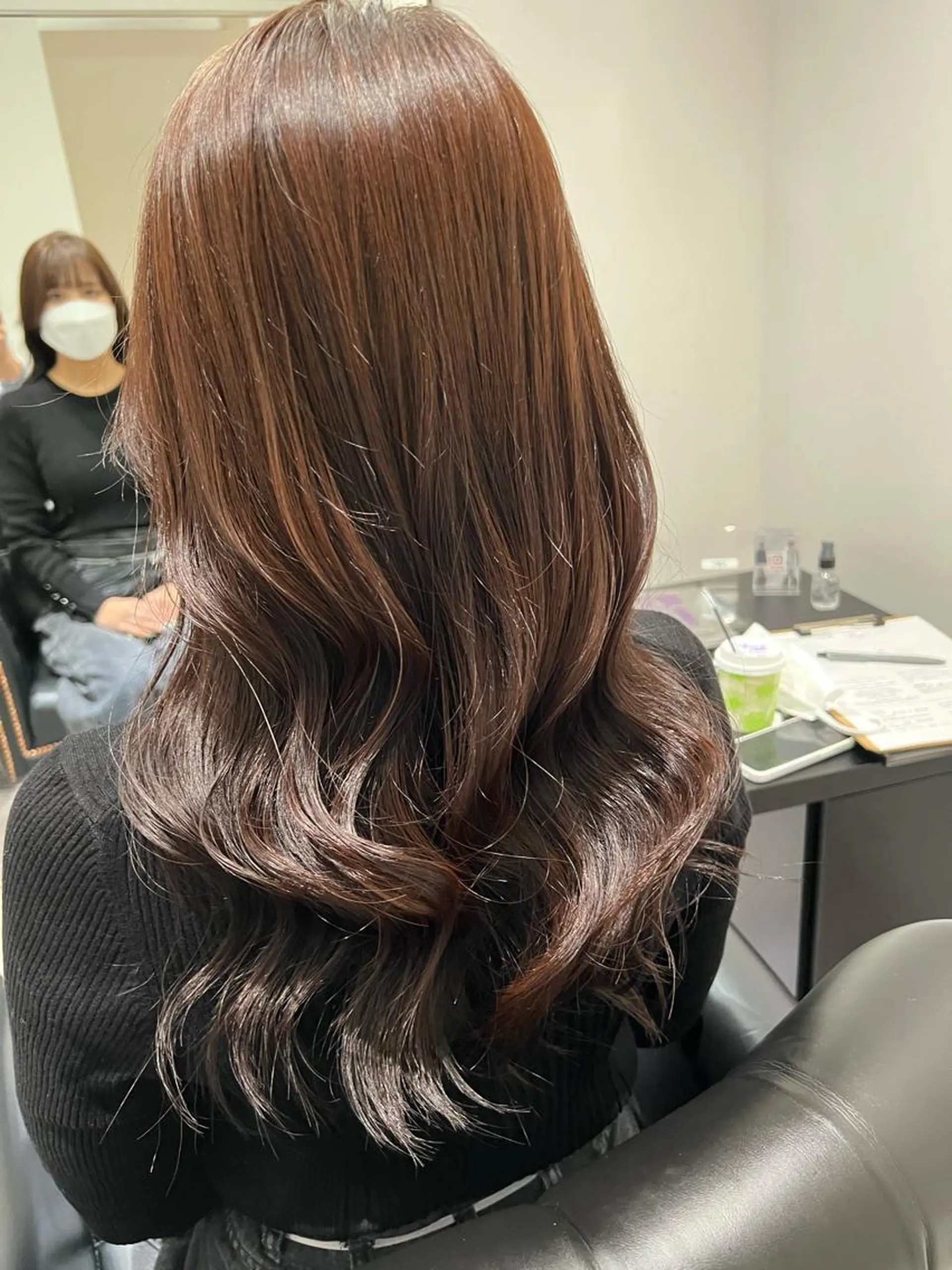 ロング コテ巻き風パーマ 韓国風パーマ　無重力のヘアスタイル