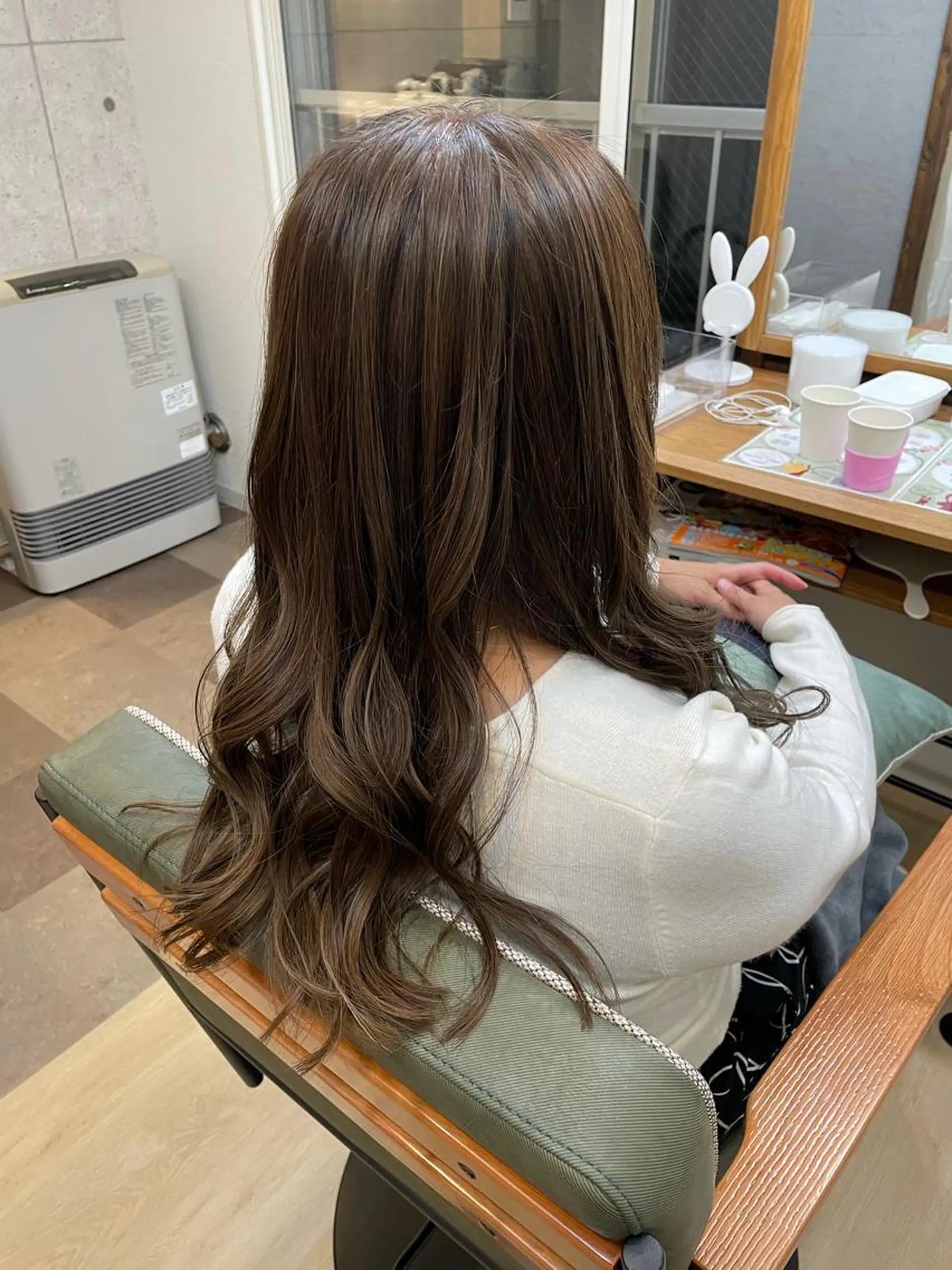 ロング カラー グレージュ カット ヘアカラー トリートメント HempBeauty 浅野アサミのヘアスタイル