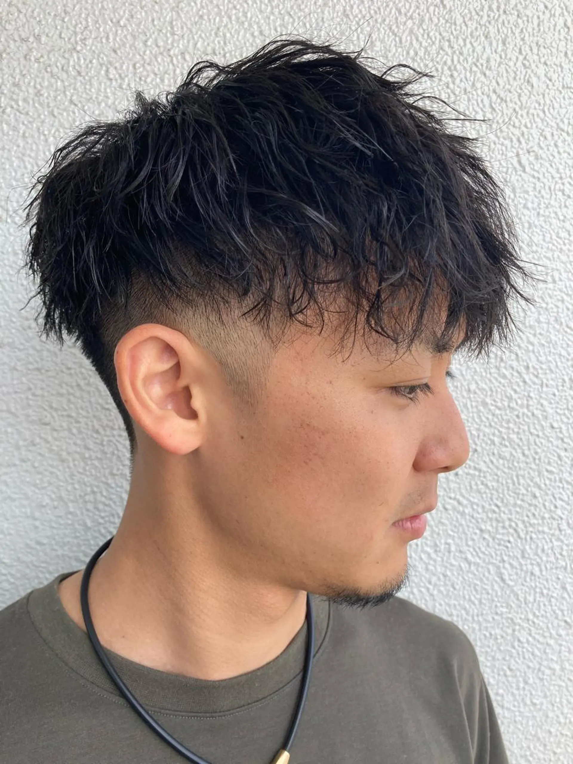 ショート パーマ メンズ メンズパーマ メンズツイストパーマ 刈り上げ ツイストパーマ パーマ 内村 純也のヘアスタイル
