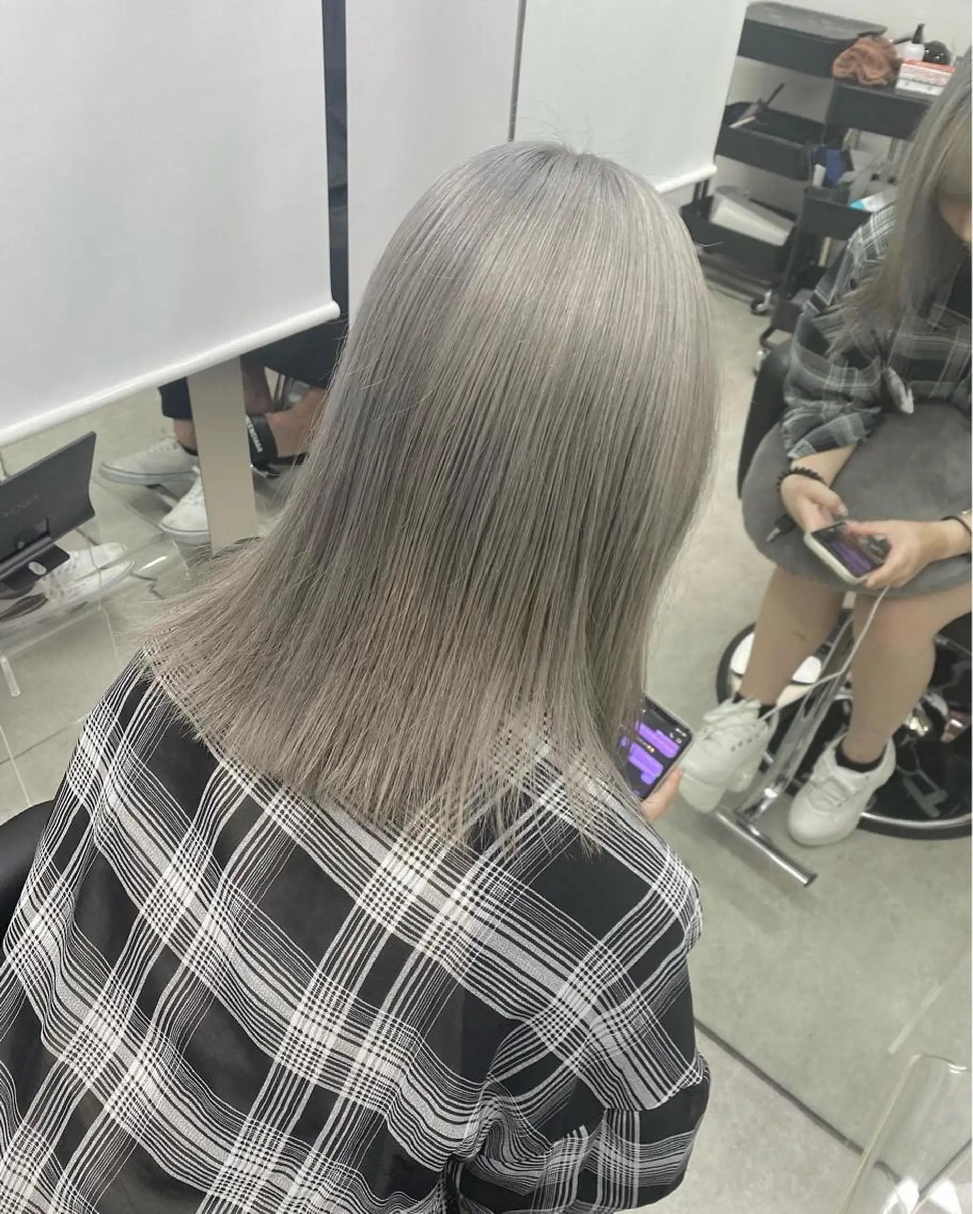 ショート カラー ブリーチ デザインカラー ハイトーンカラー 似合わせカット ウルフカット 梅田l大人韓国ヘア レイヤー×艶カラーのヘアスタイル