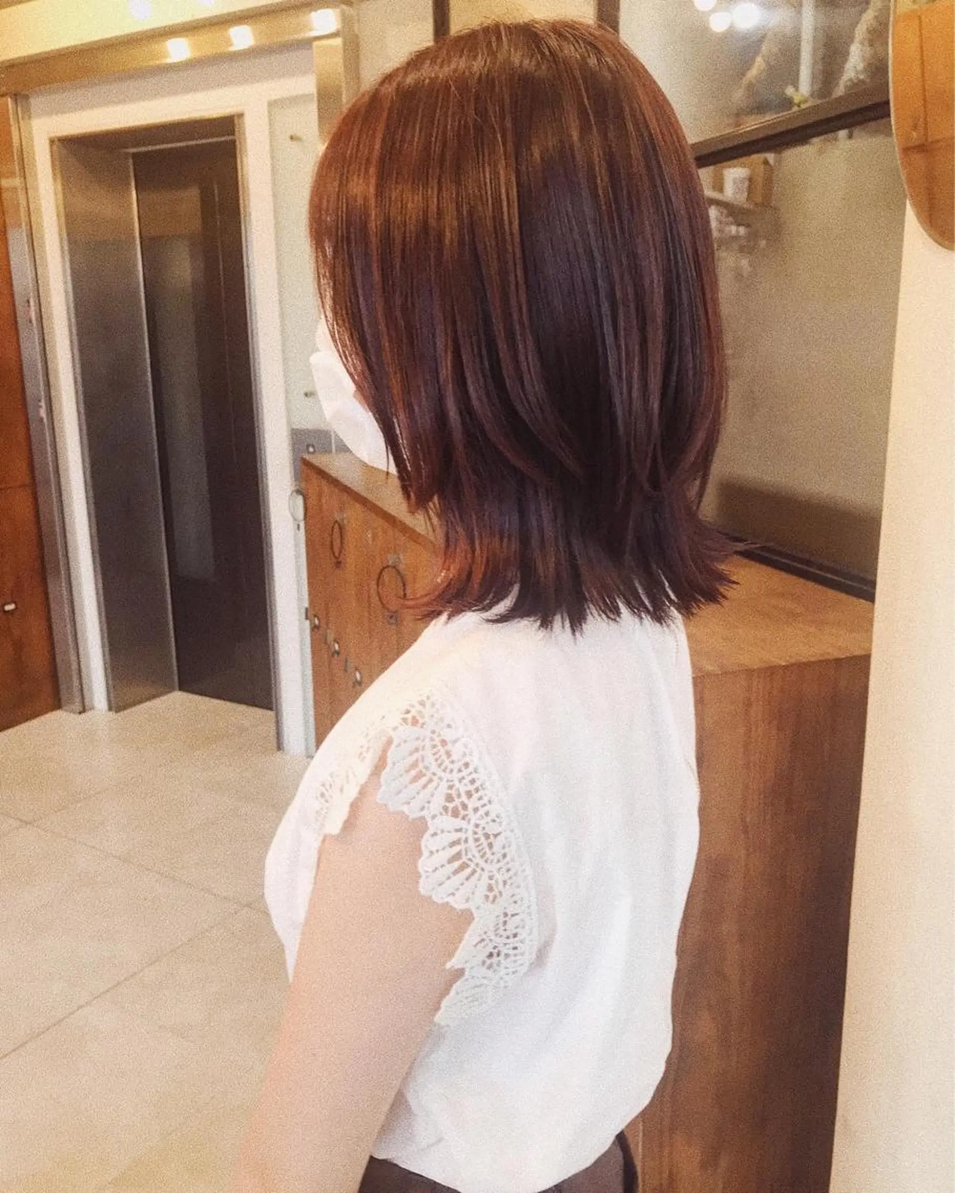 ミディアム くびれヘア くびれレイヤー レイヤーカット 鎌倉 彩のヘアスタイル