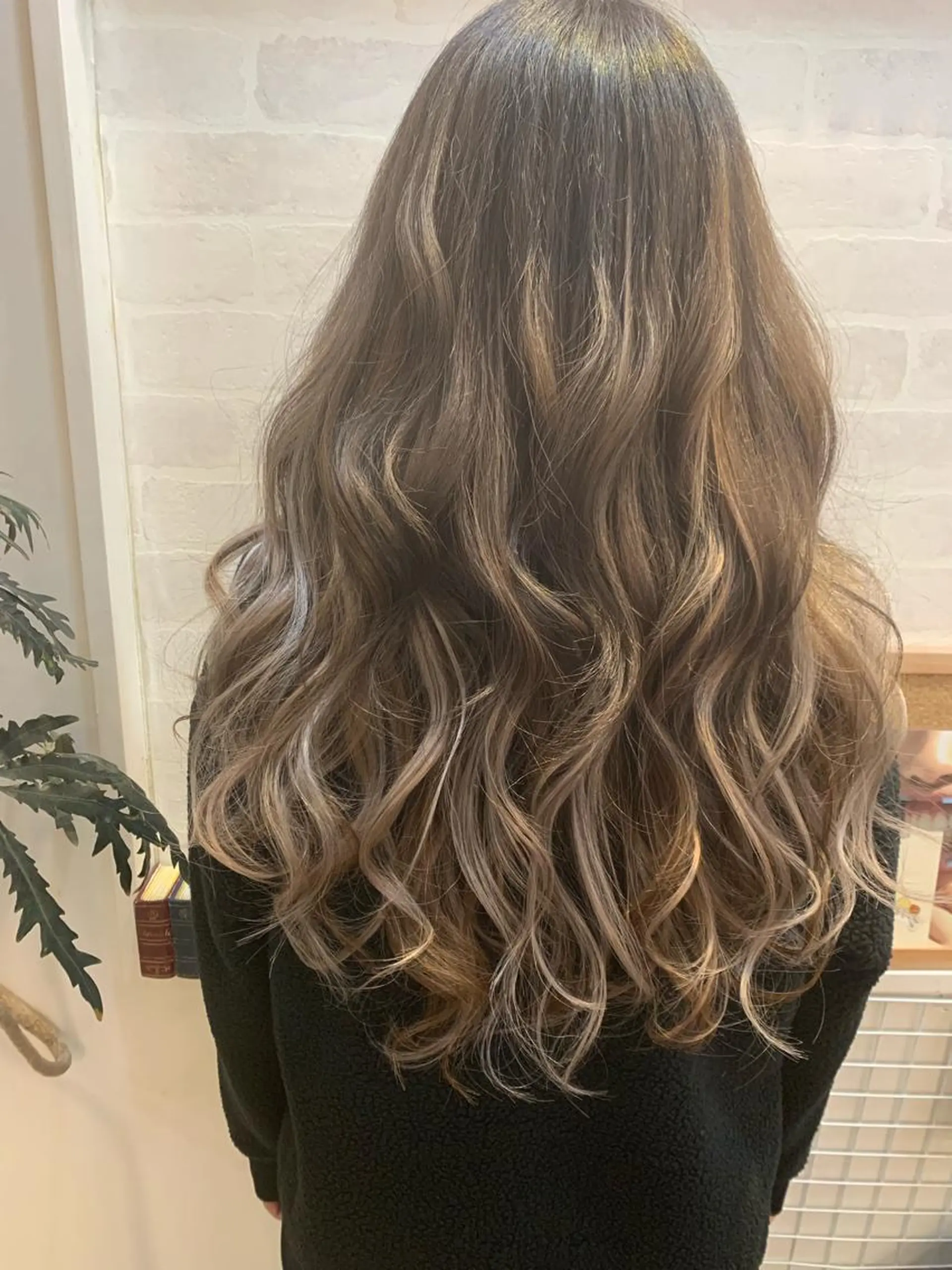 ロング カラー ヘアアレンジ シールエクステ ベージュカラー ボブ エクステ ヘアカラー トリートメント エクステ きむえり/髪質改善 /20代〜40代多数のヘアスタイル