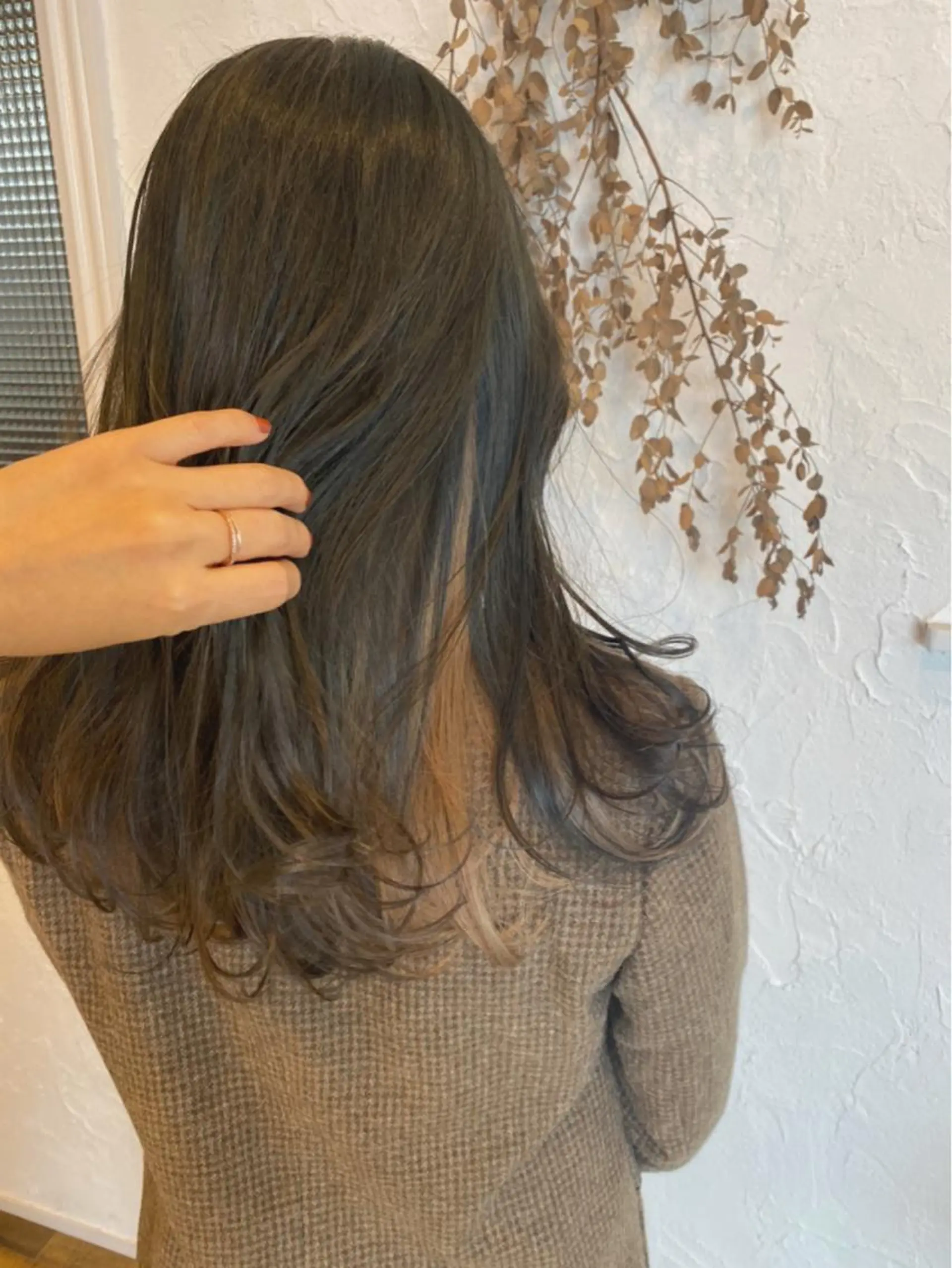 セミロング カラー ネイル 豊橋美容院 ソンリエのヘアスタイル