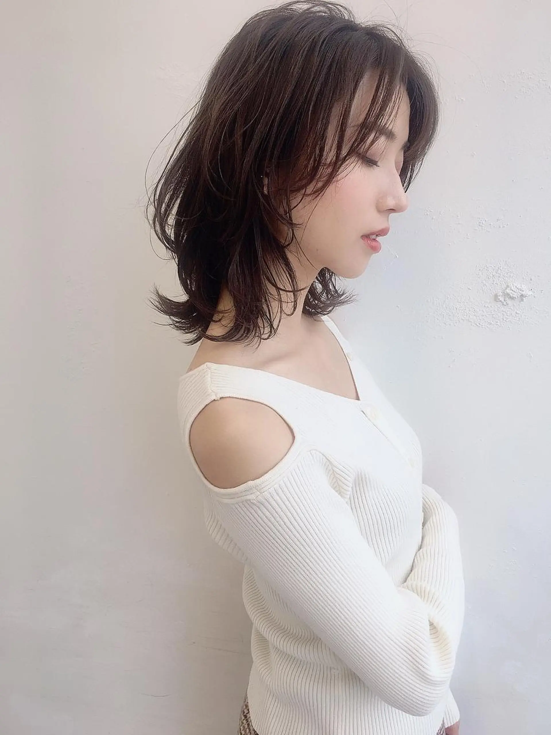 ミディアム くびれヘア くびれレイヤー レイヤーカット 鎌倉 彩のヘアスタイル