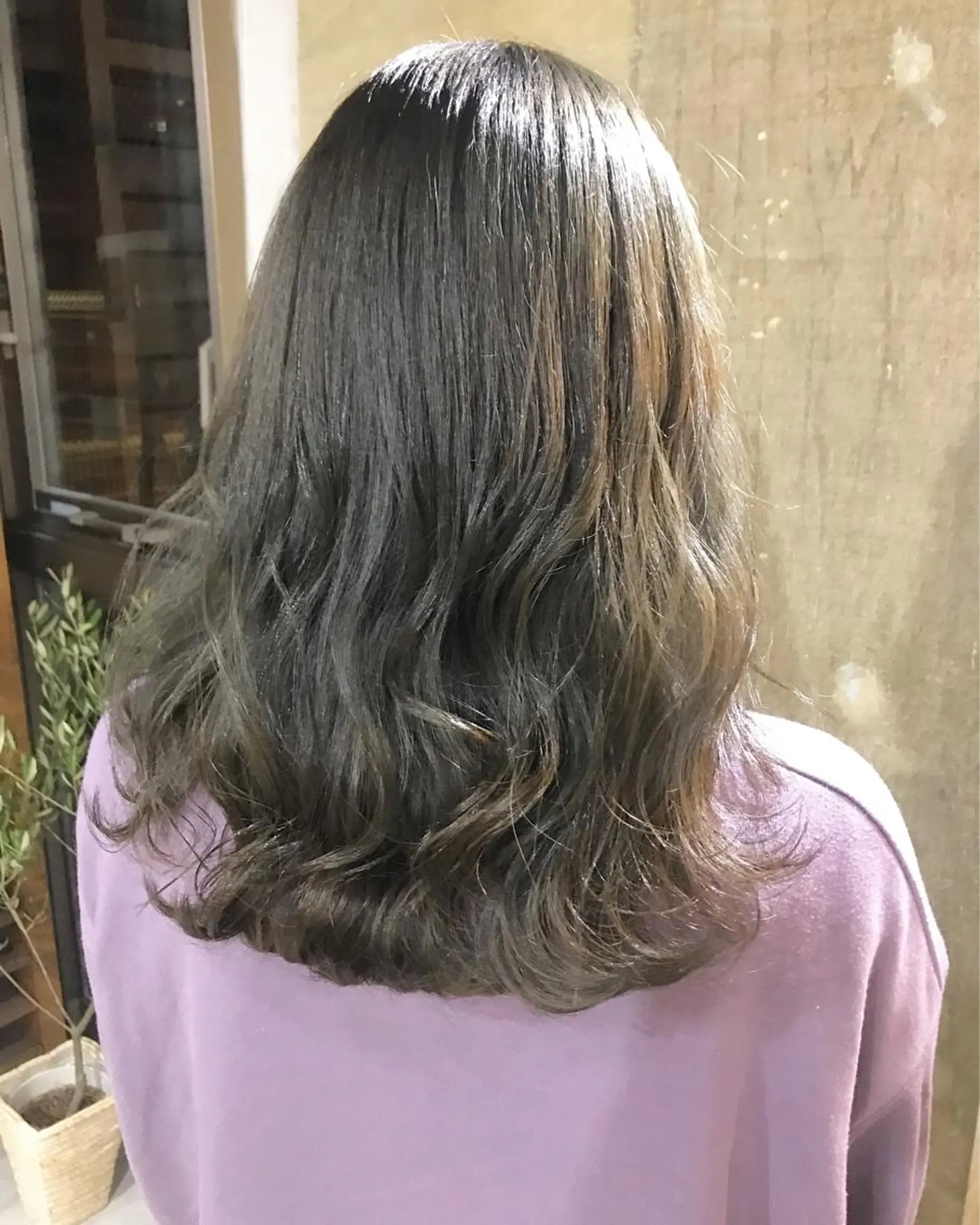 ミディアム カラー uru" すずきさゆりのヘアスタイル