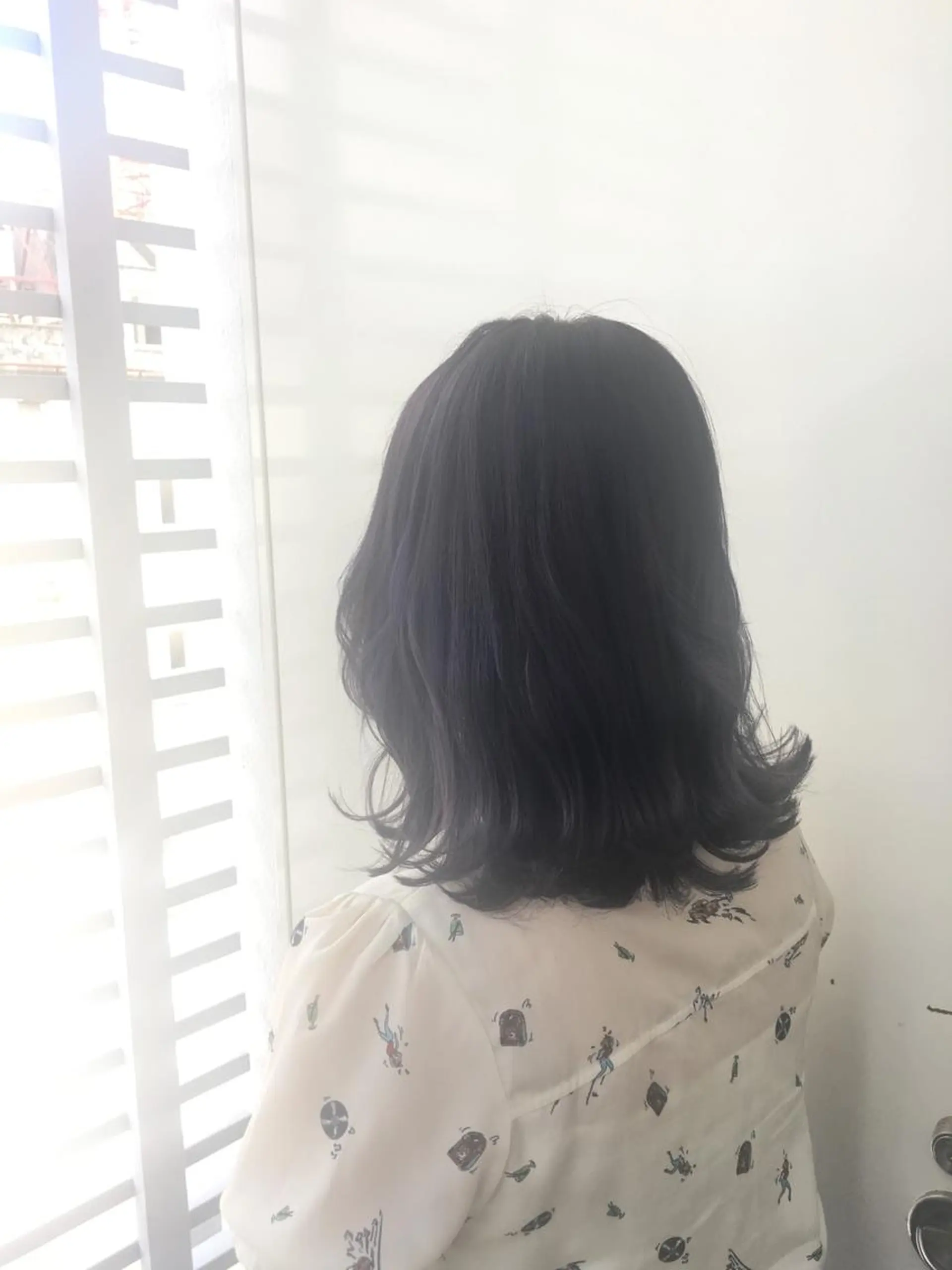 セミロング カラー アッシュ ラベンダーカラー ラベンダーアッシュ Zina SAKIのヘアスタイル