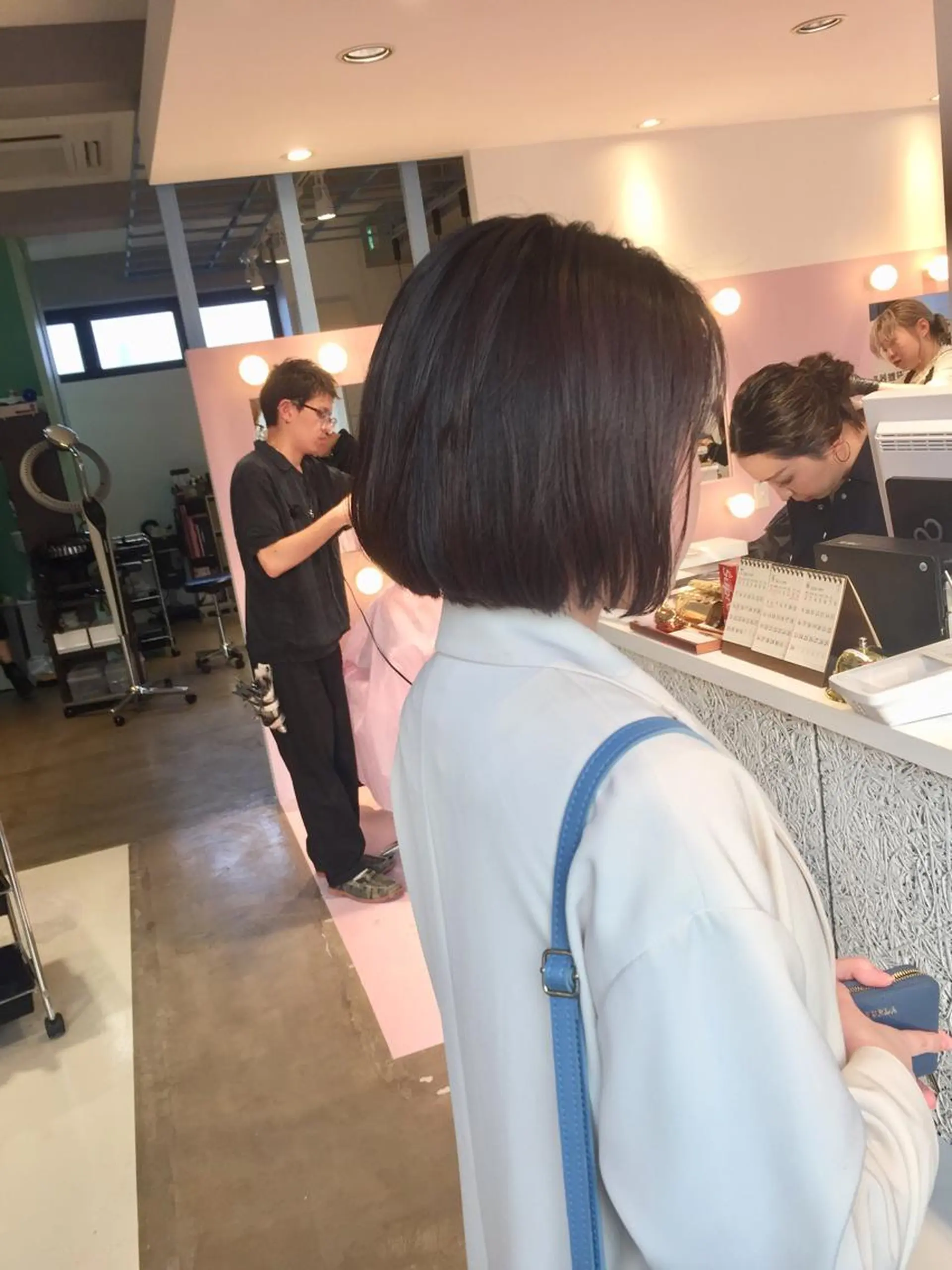 ショート 切りっぱなしボブ ボブ カット ヘアカラー トリートメント ヘッドスパ 所渉/韓国レイヤー /ウルフカットのヘアスタイル