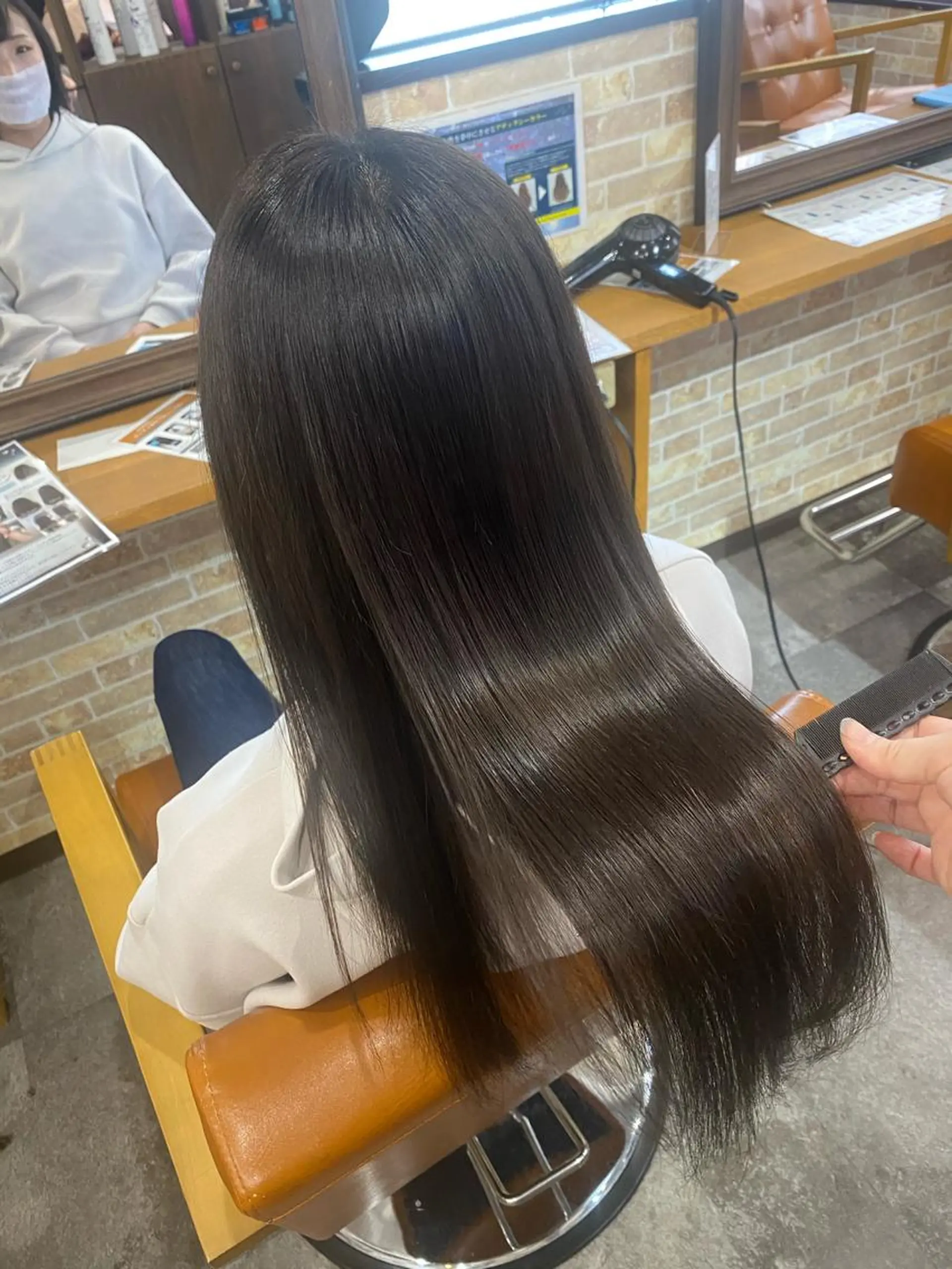 セミロング カット トリートメント 美髪ヘア 🤍erikaのヘアスタイル