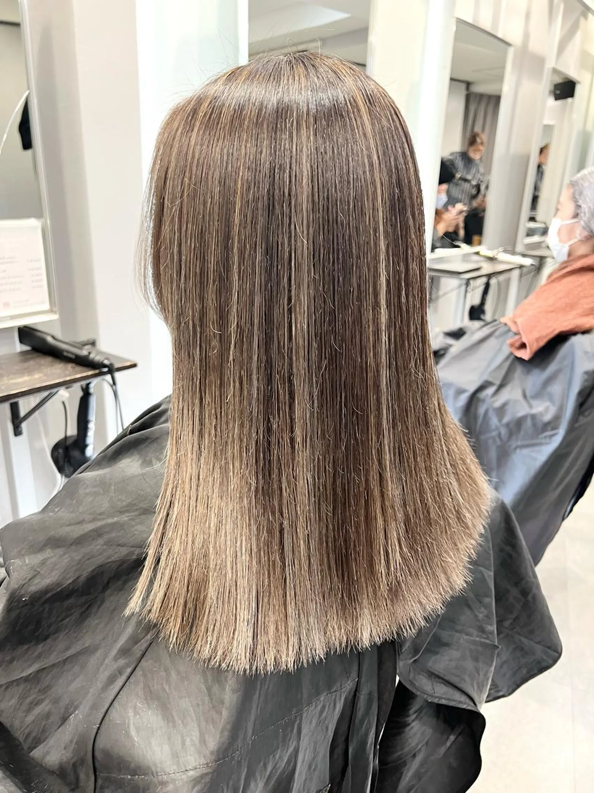 セミロング ヘアカラー トリートメント KYOKO 【Bear】のヘアスタイル