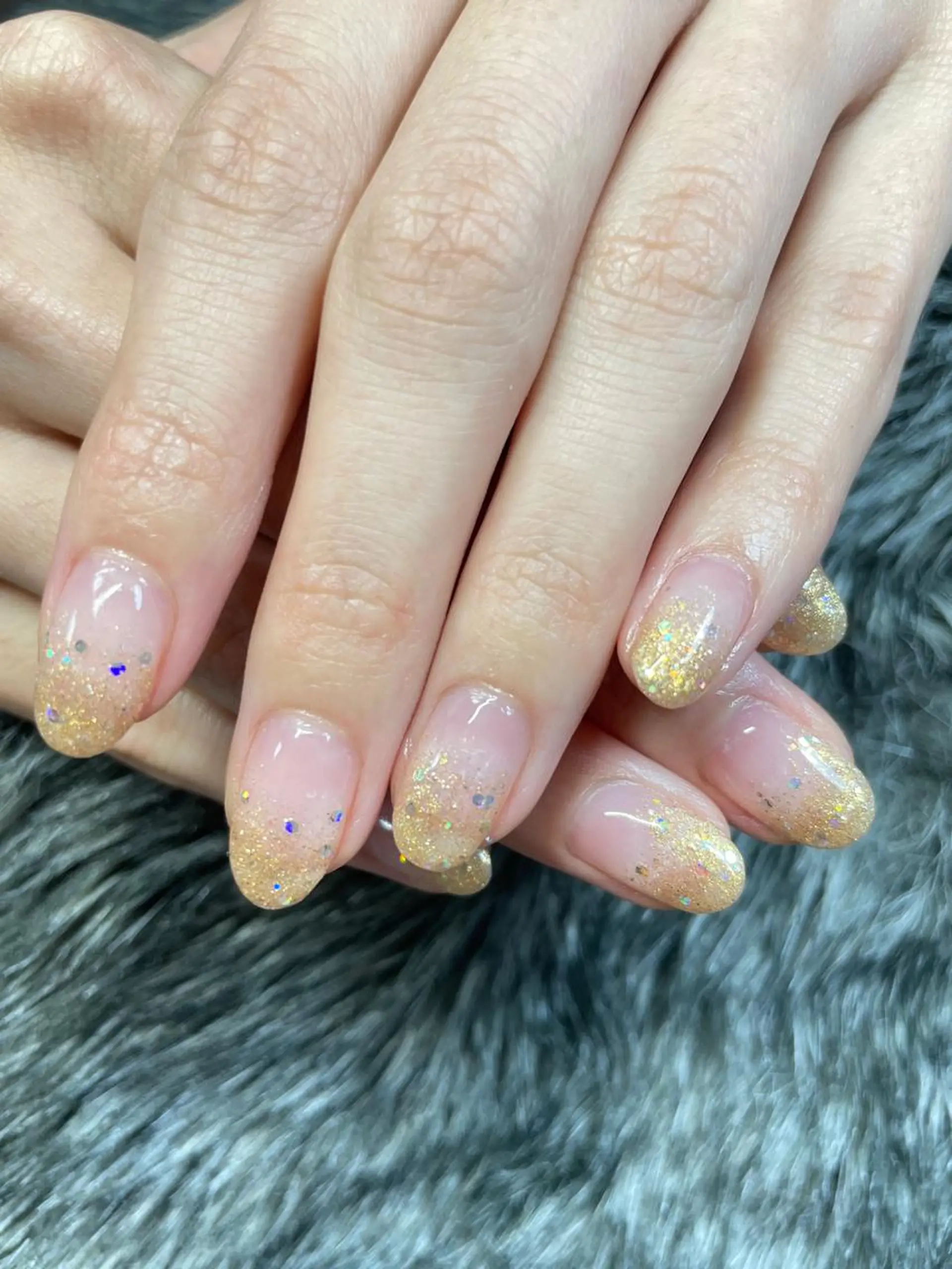 カラー ネイル キラキラネイル ラメ(グリッター) Chérinail 爪のお手入れのネイルデザイン