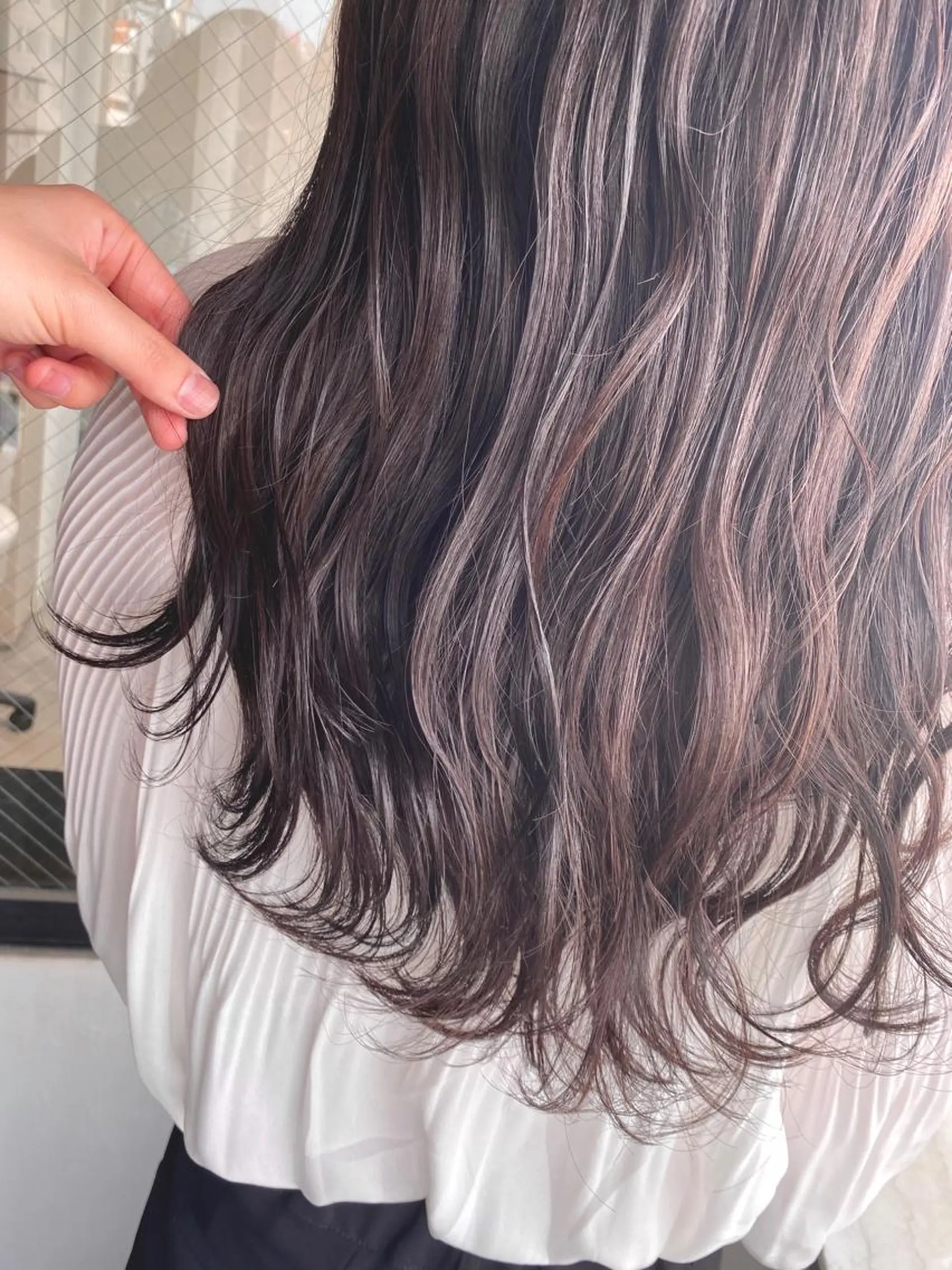 ロング カラー ヘアカラー ベージュ指名No1 加賀詩織のヘアスタイル