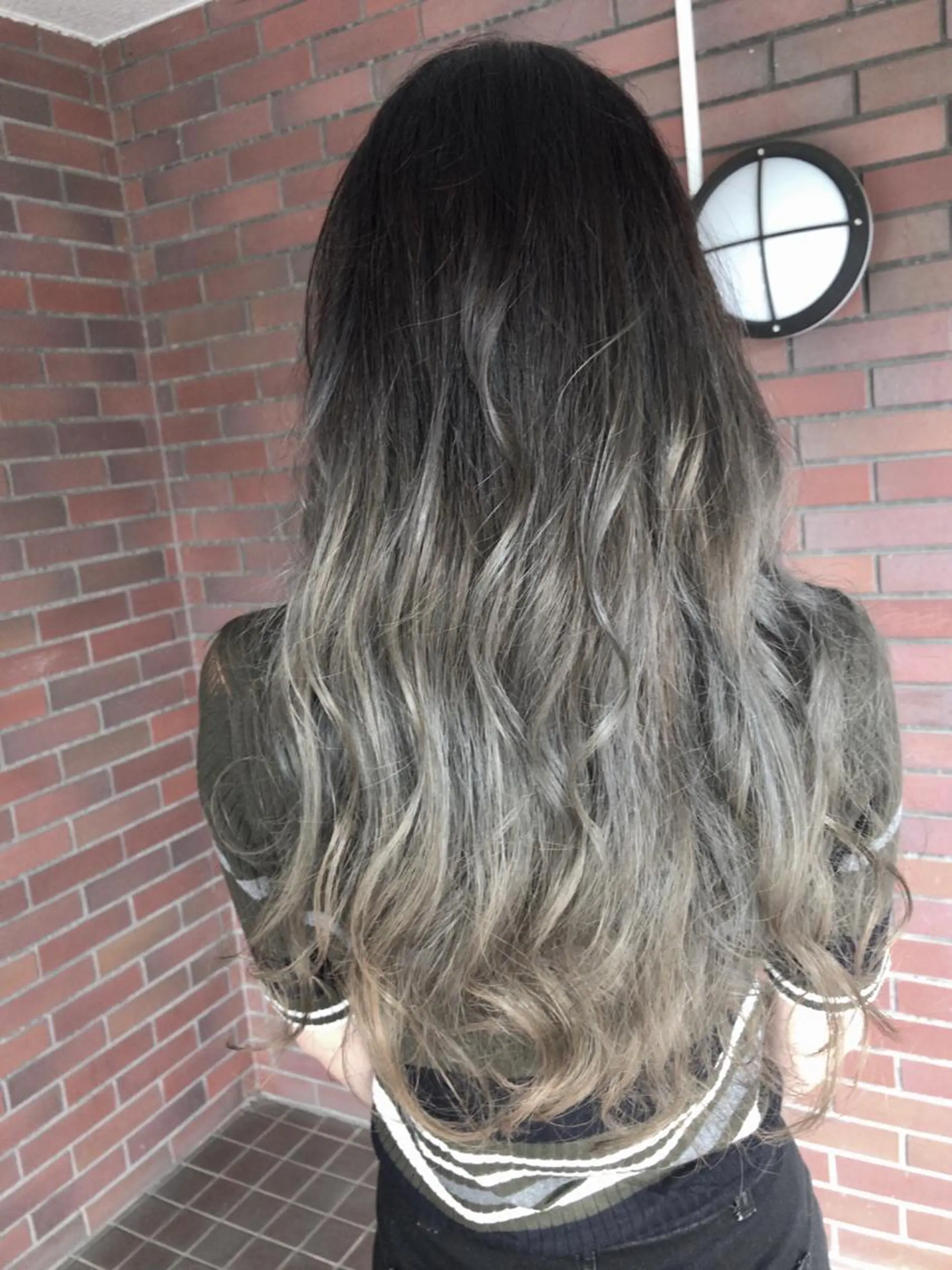 ロング カラー ブリーチ ダブルカラー ヘアカラー haku hair salon所属・レイヤーカット匠 イソザキノリユキのヘアスタイル