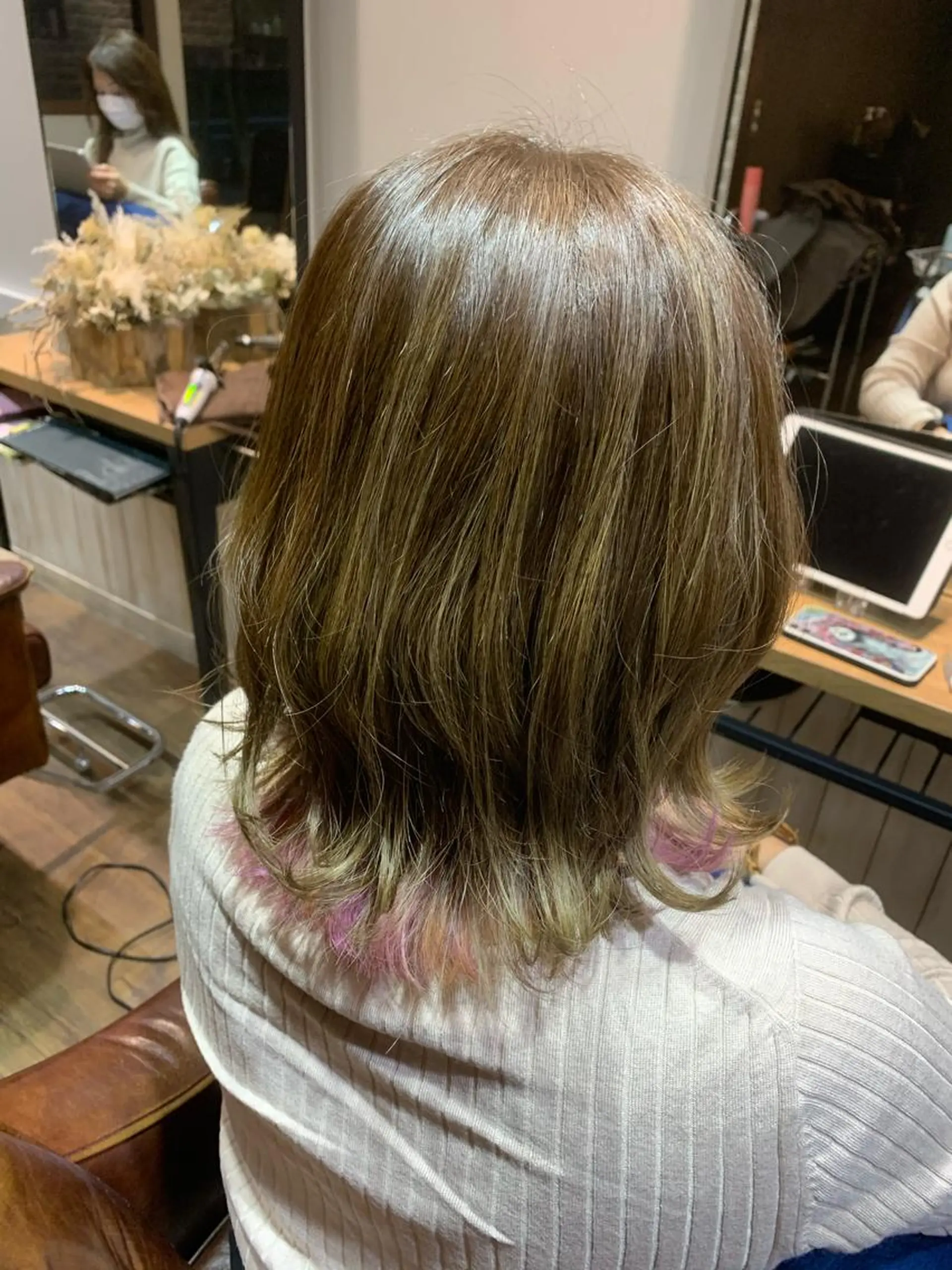 ミディアム パープルカラー ヘアカラー リンネ 甲東園のヘアスタイル