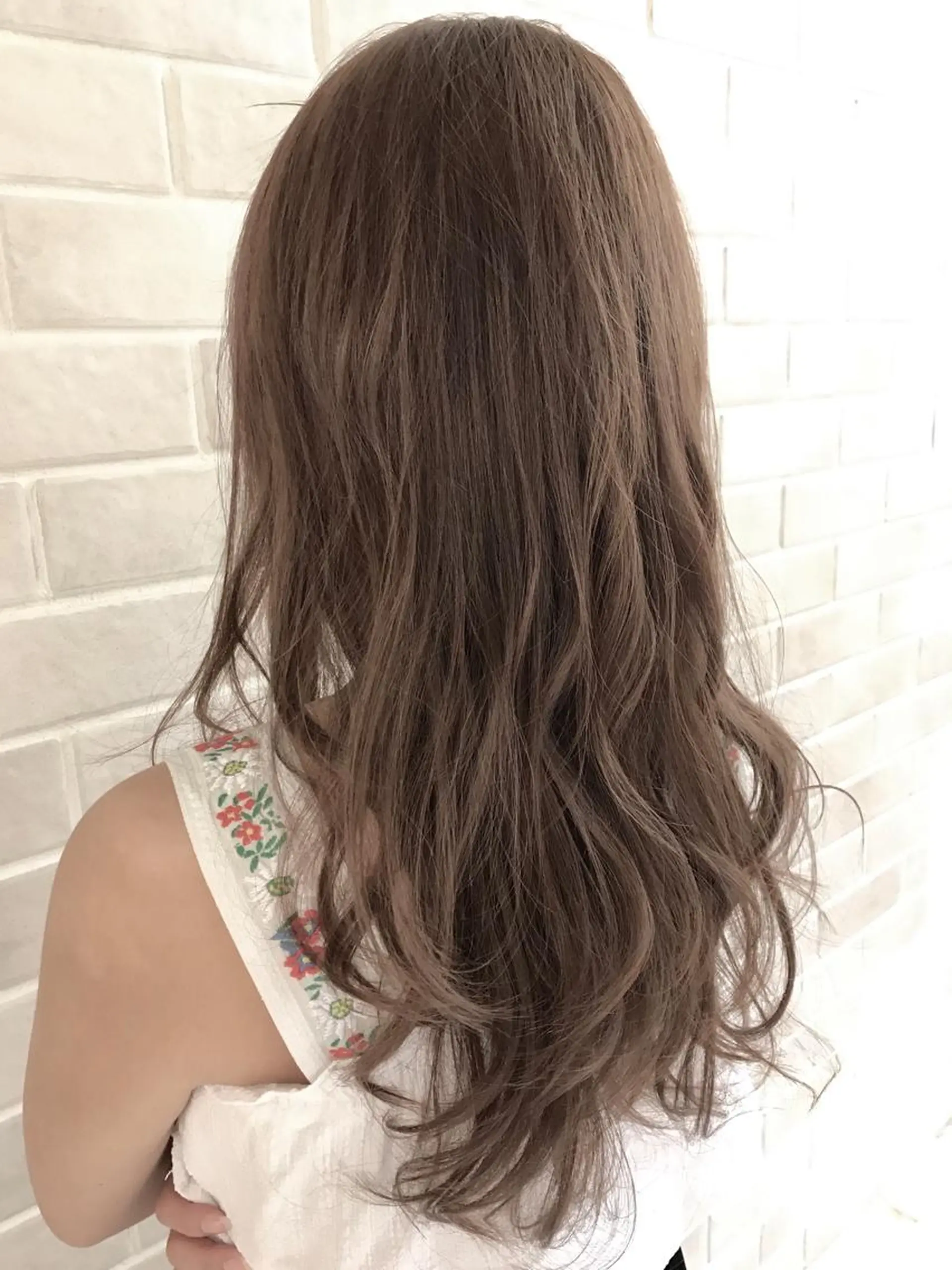 セミロング カラー 艶髪カラー&ウルフ フルカワ ヒロズミのヘアスタイル