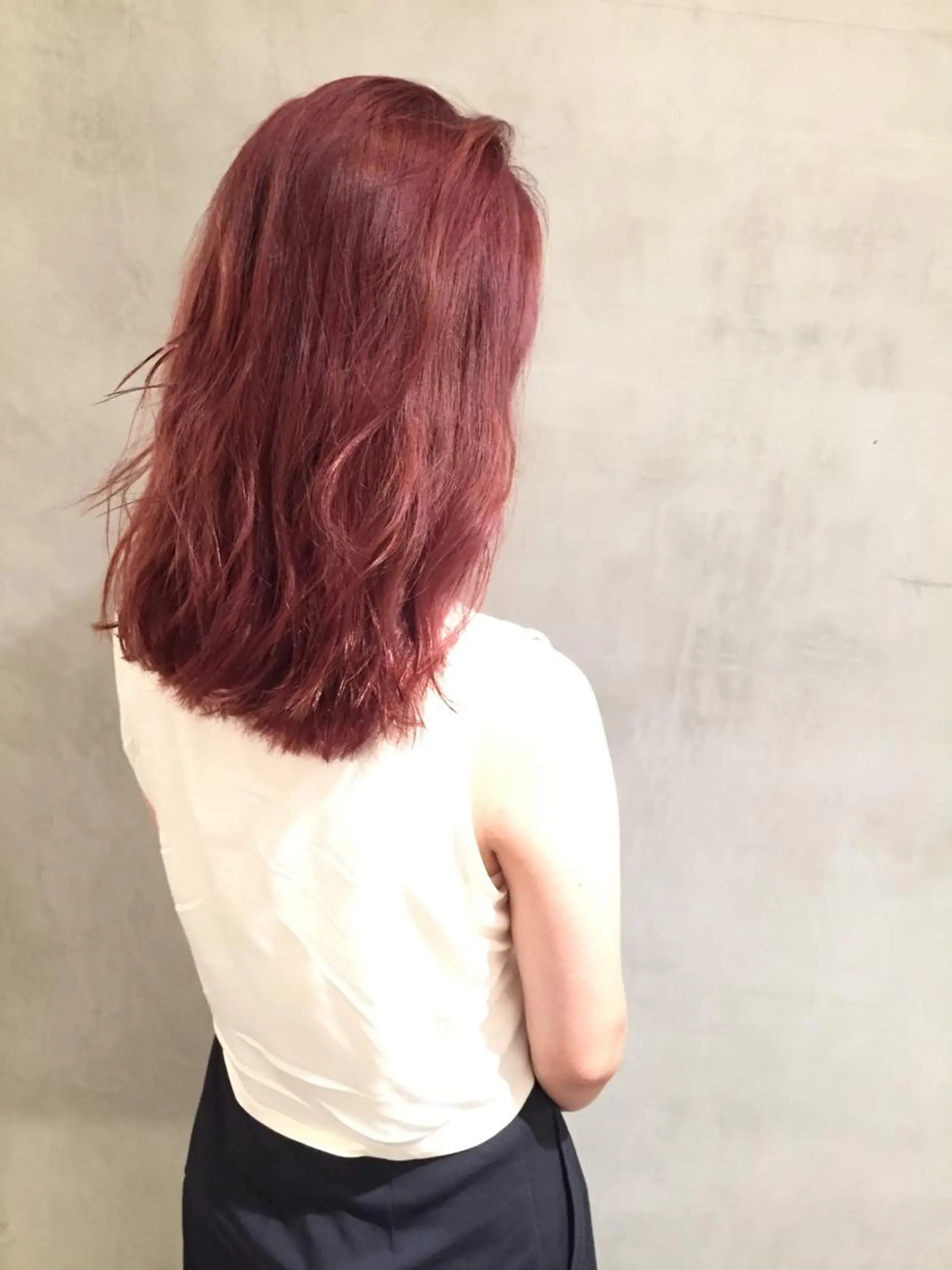 セミロング カラー ピンクカラー 大西 直人のヘアスタイル