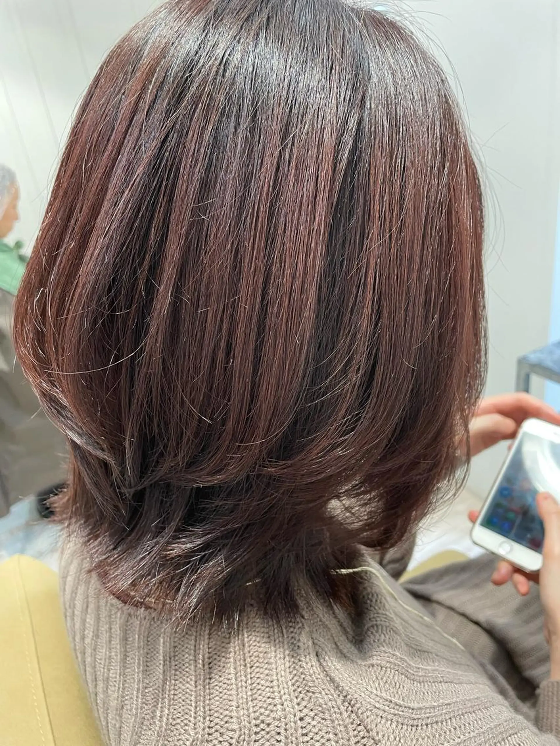 ミディアム ナカムラ イヅミのヘアスタイル