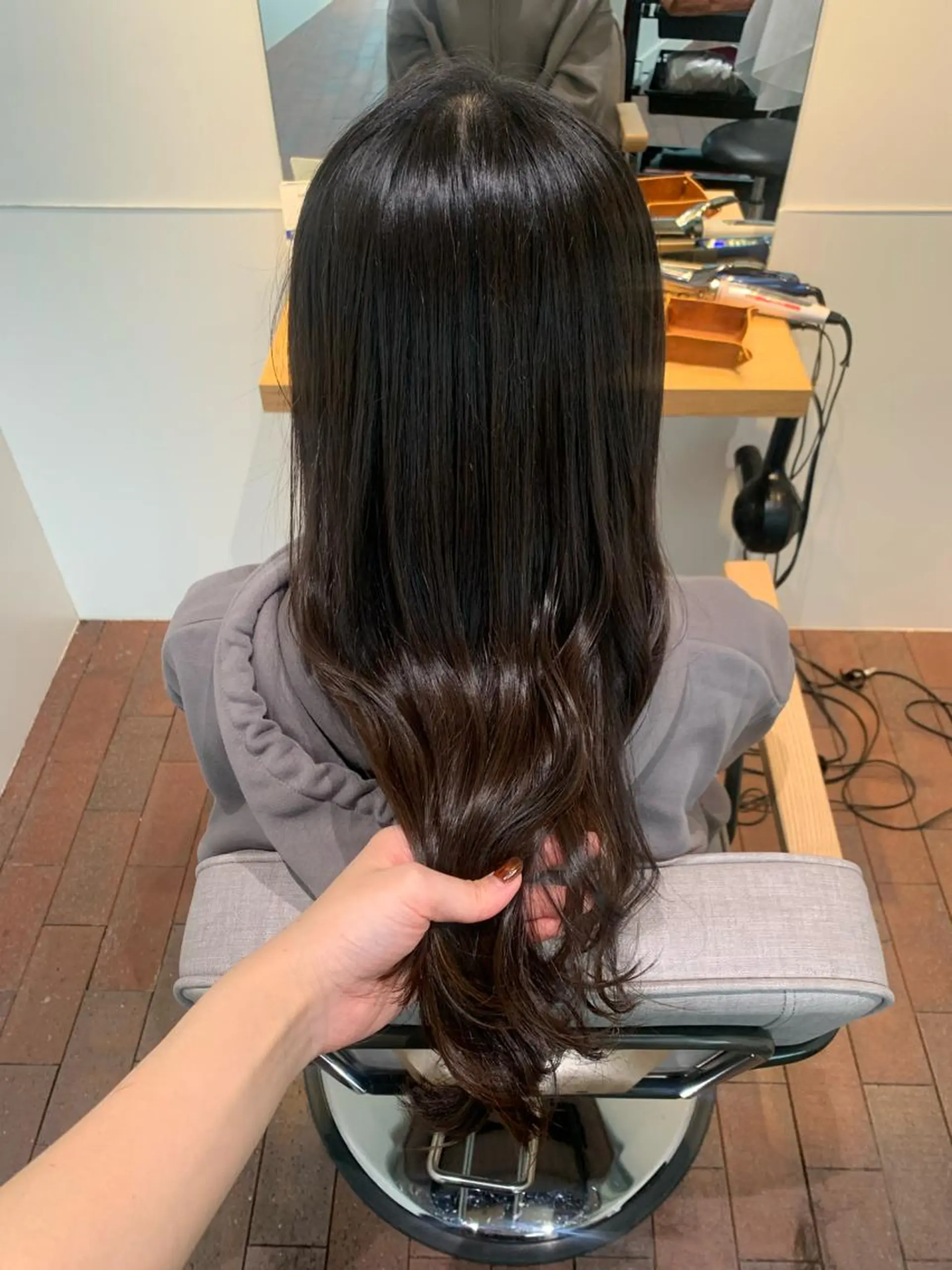 ミディアム トリートメント 片岡 由依のヘアスタイル